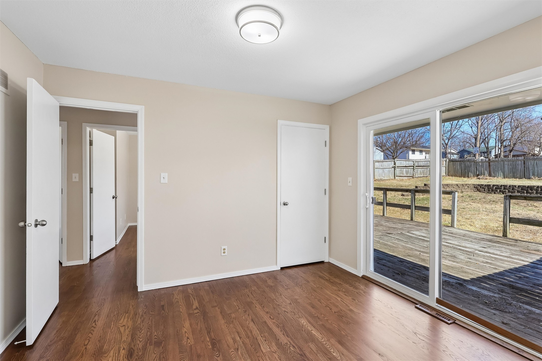 5401 Se 6th Street Property Photo 4