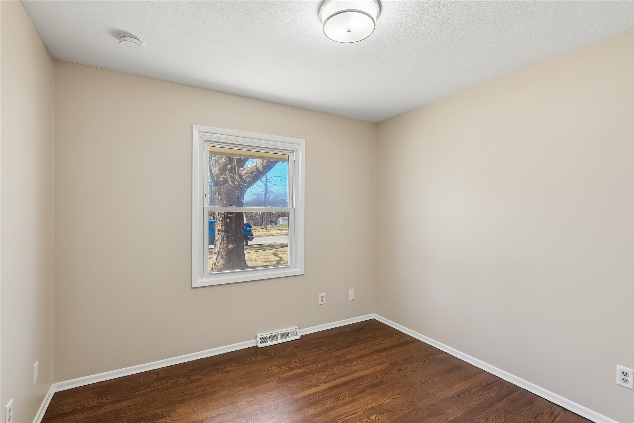 5401 Se 6th Street Property Photo 8