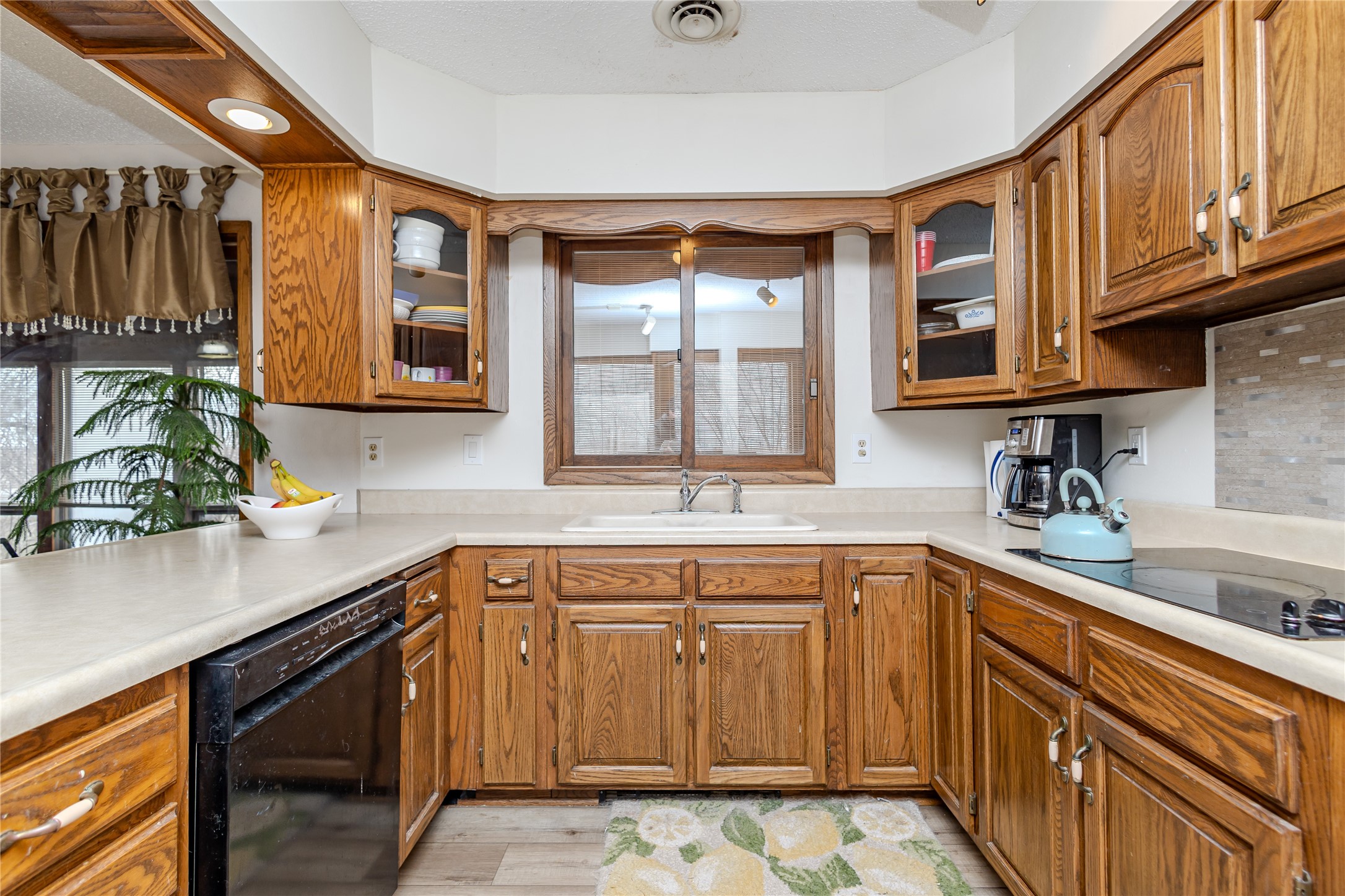 8782 Highway 6 None E Property Photo 9