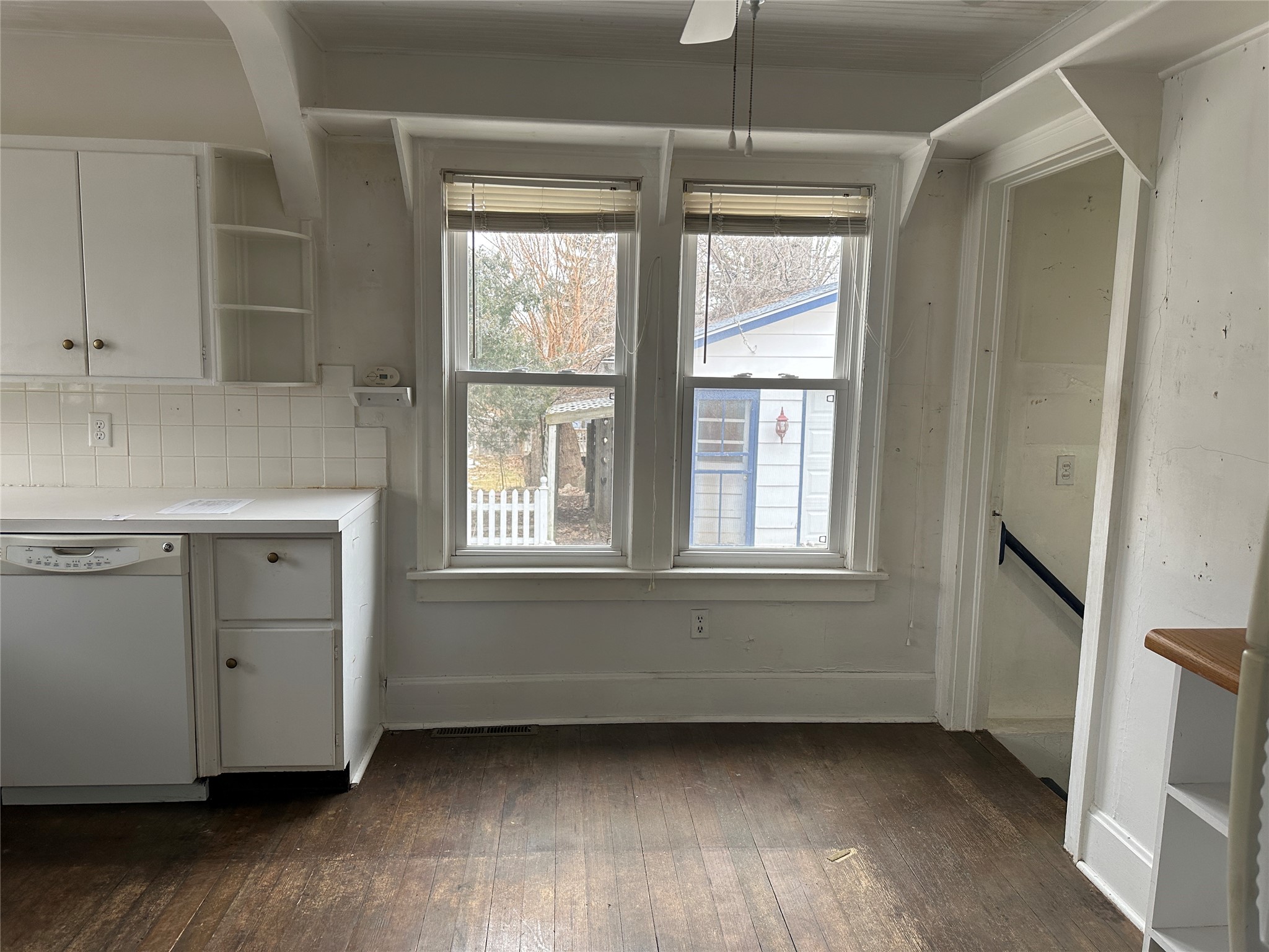 325 W 8th Street S Property Photo 4