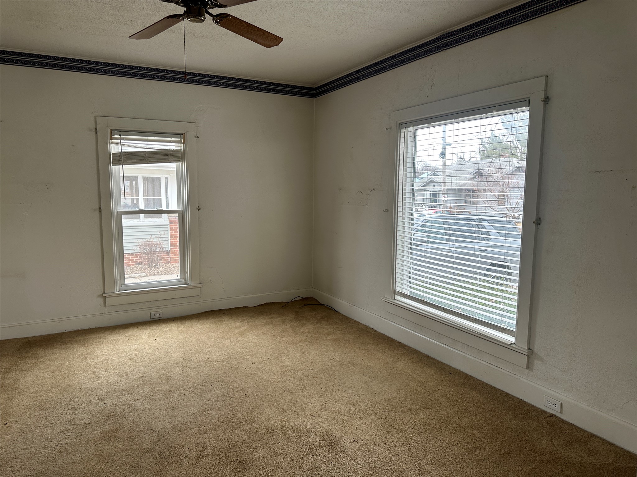 325 W 8th Street S Property Photo 10