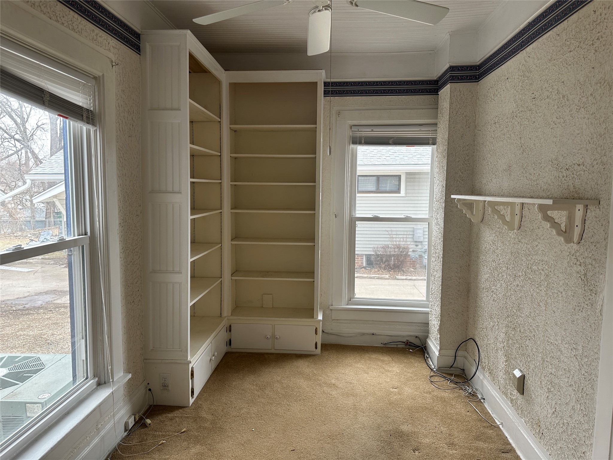 325 W 8th Street S Property Photo 11