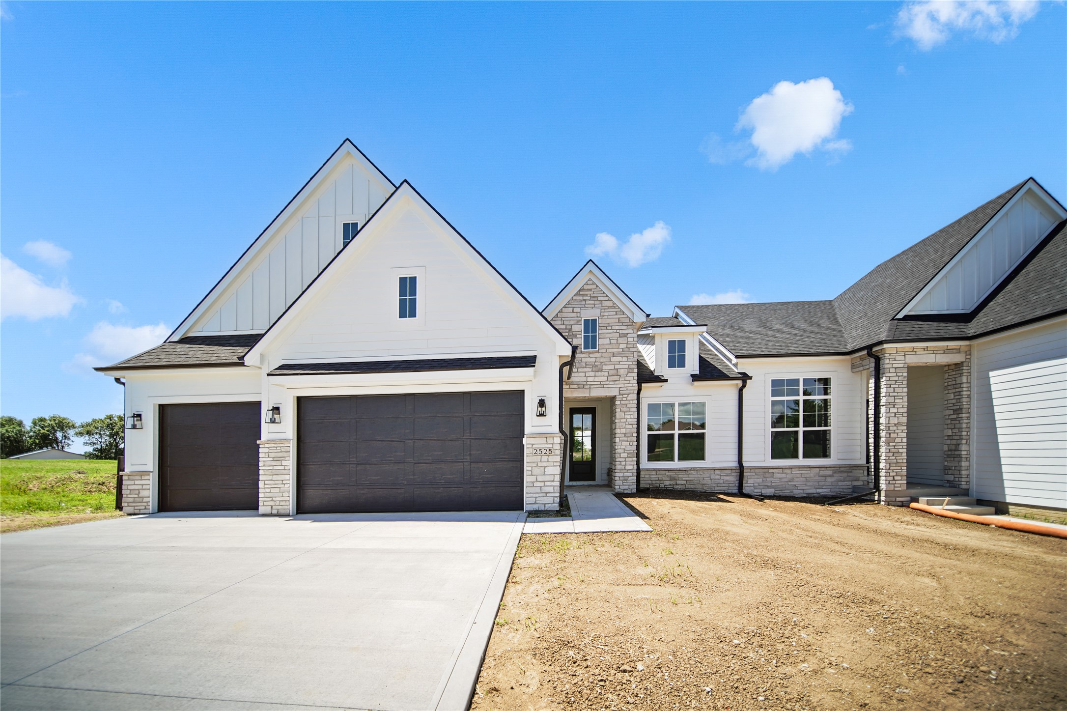 2525 Bos Landen Drive Property Photo 1