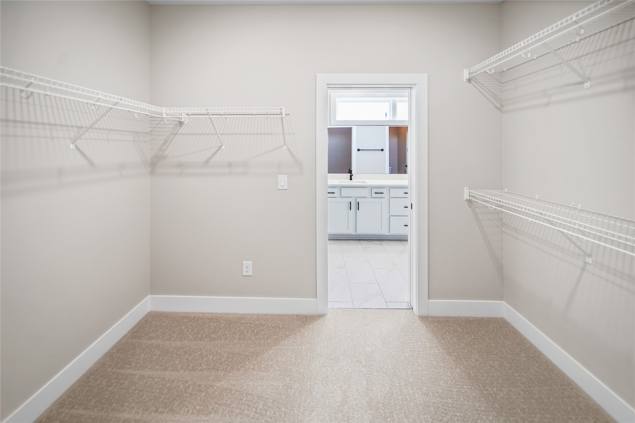 2525 Bos Landen Drive Property Photo 13