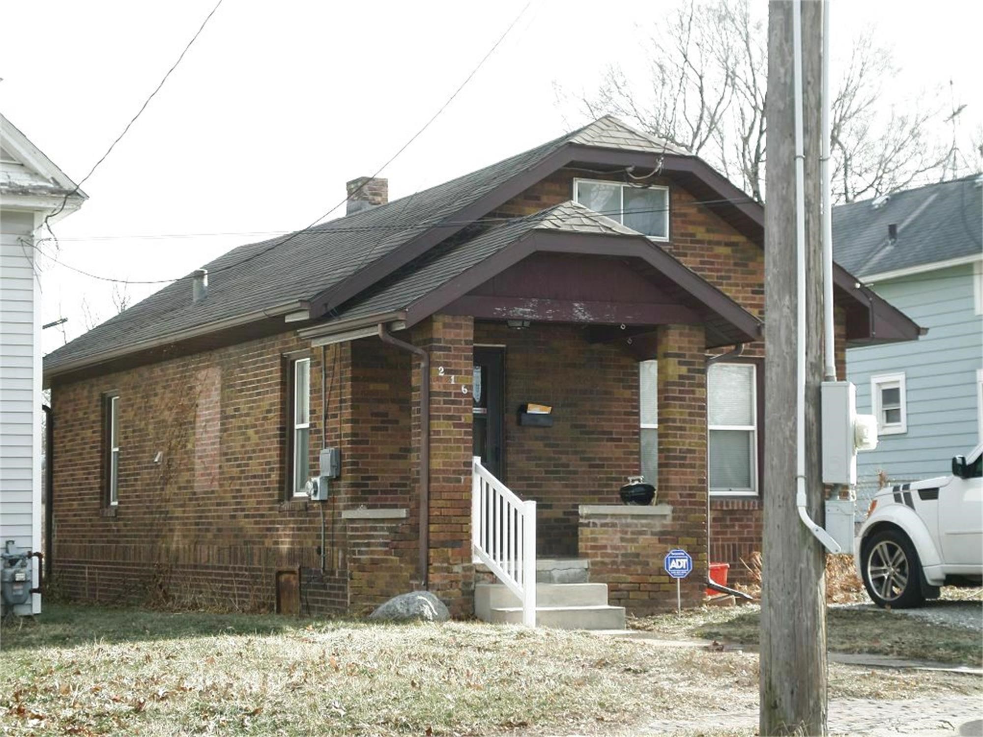 216 E 8th Street S Property Photo 1