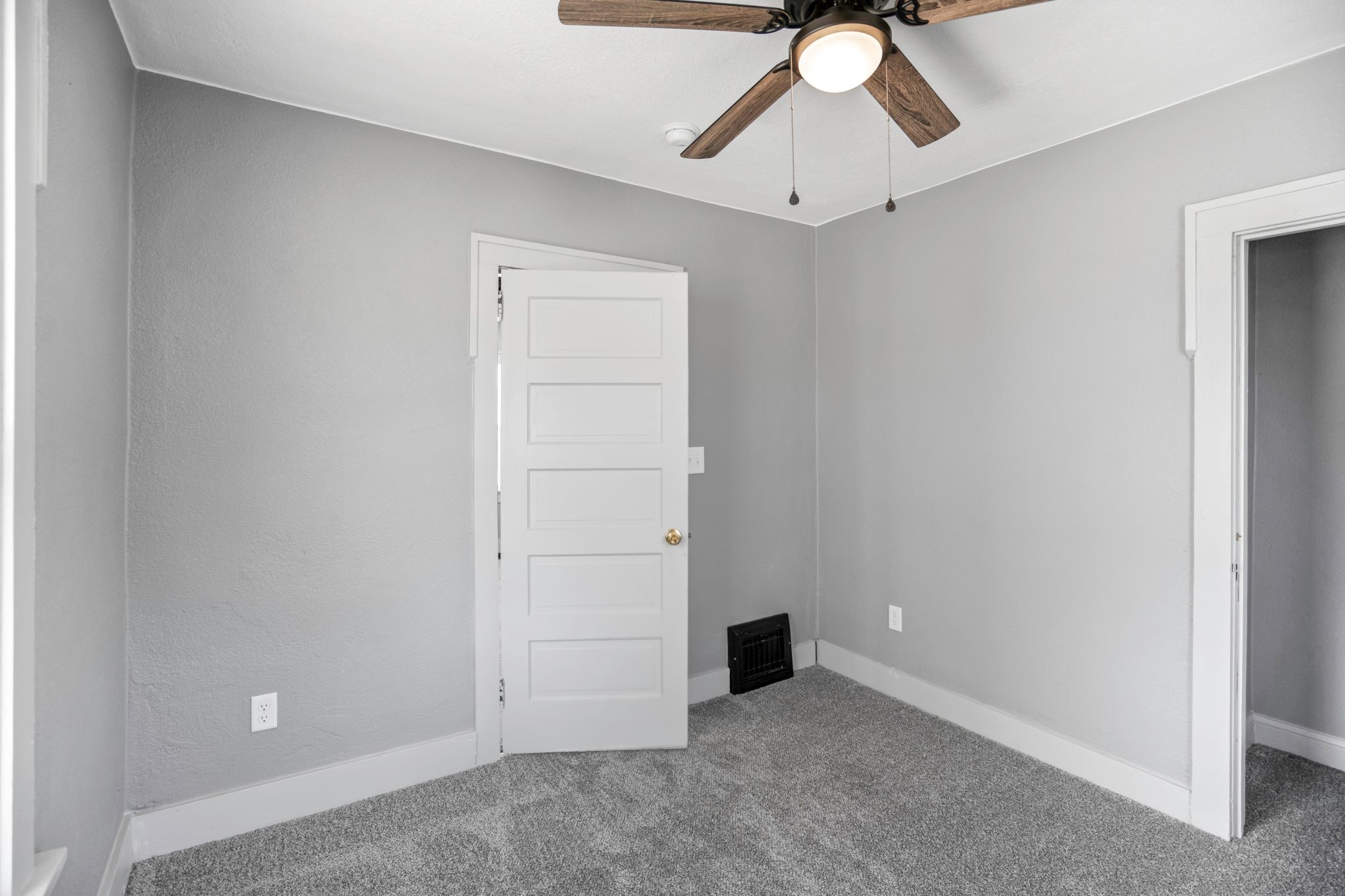 2574 Onawa Street Property Photo 10