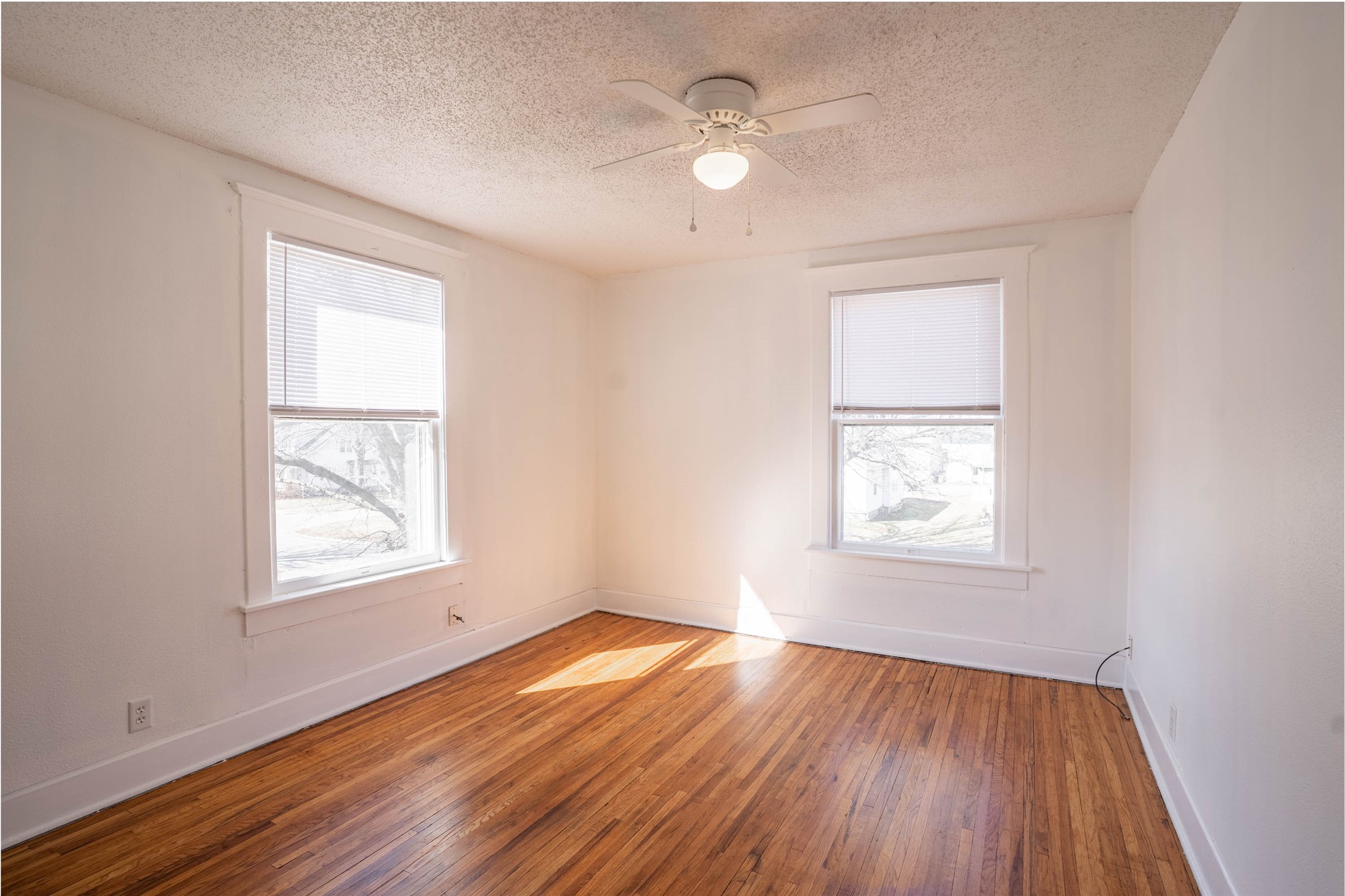 306 W Robinson Street Property Photo 4