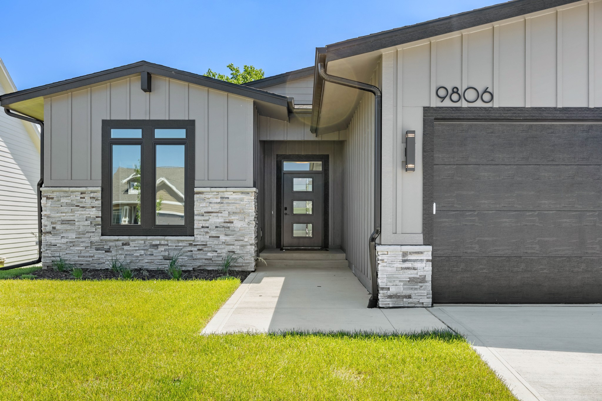 9806 Watermeadow Circle Property Photo 2