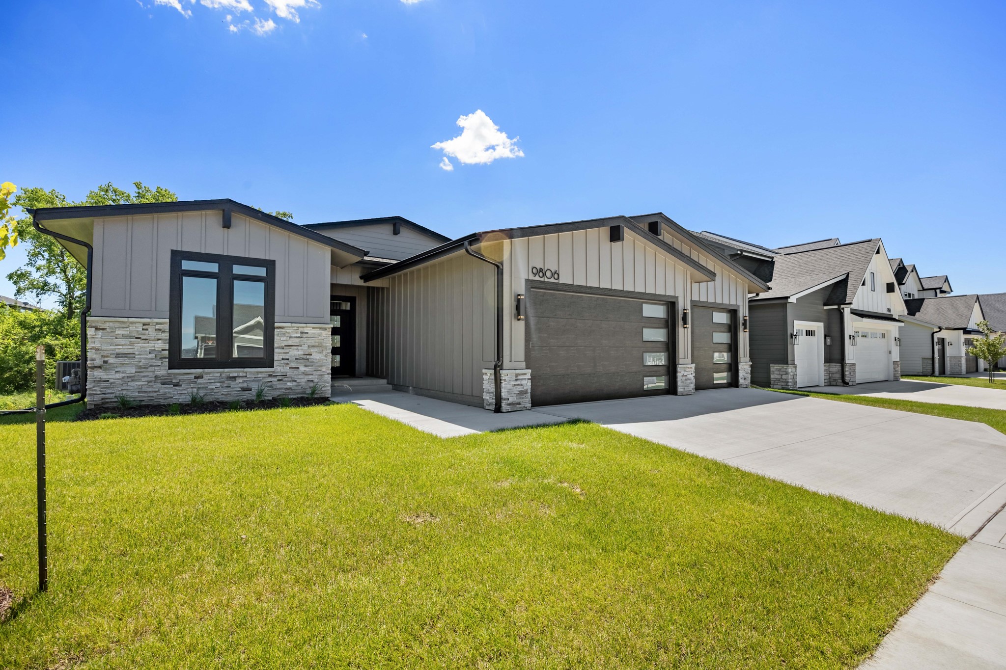 9806 Watermeadow Circle Property Photo 3