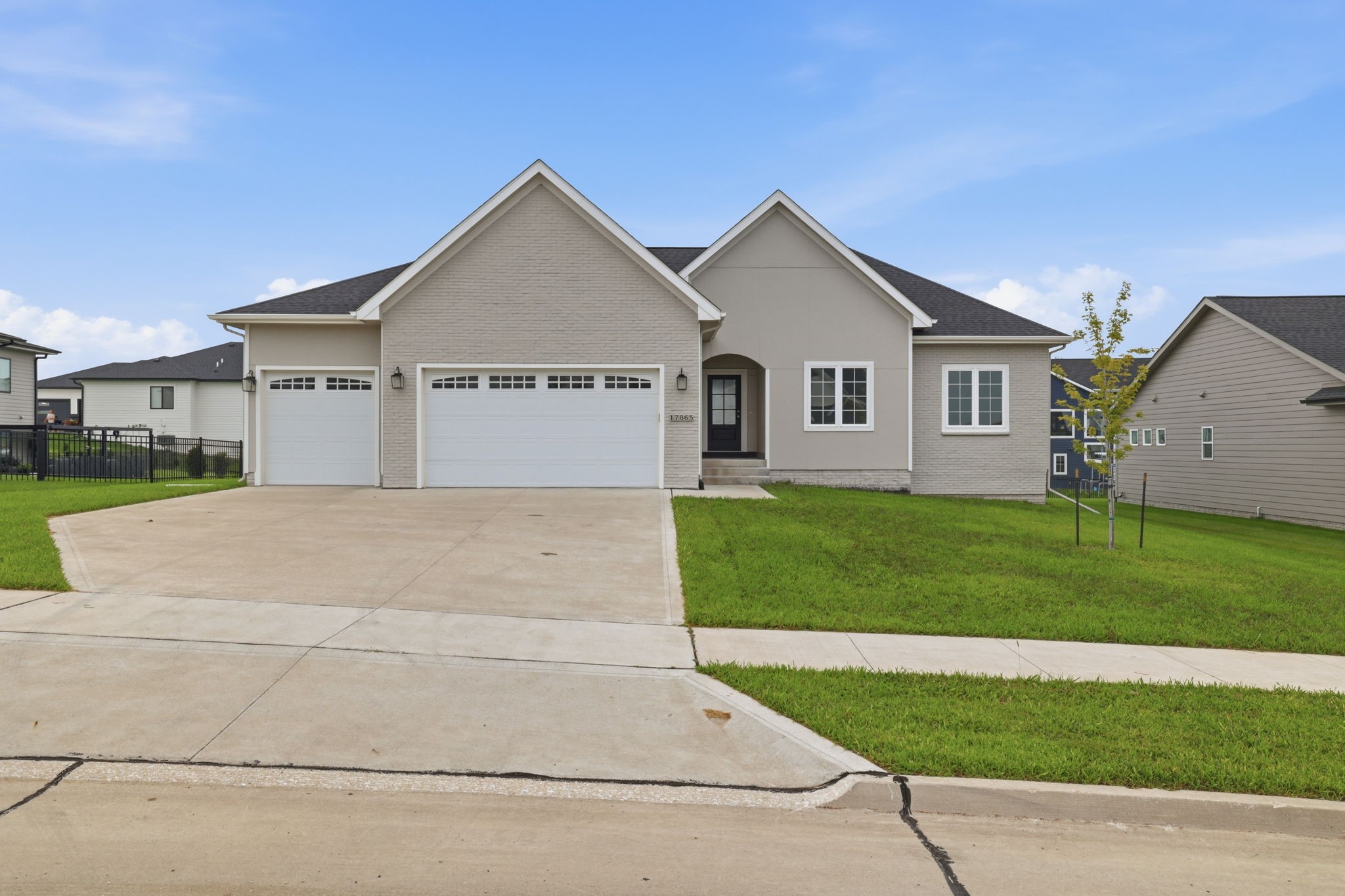 17865 Valleyview Drive Property Photo 1