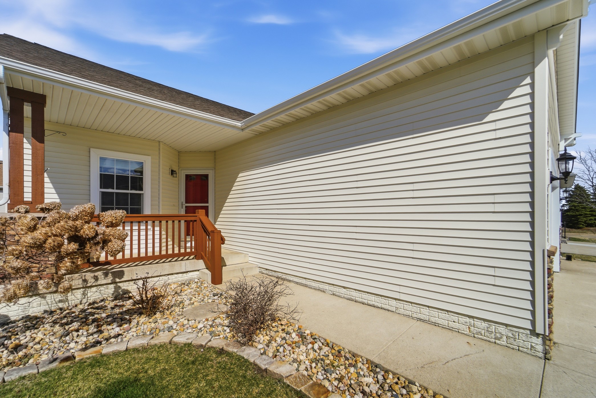 13007 Alpine Drive Property Photo 2