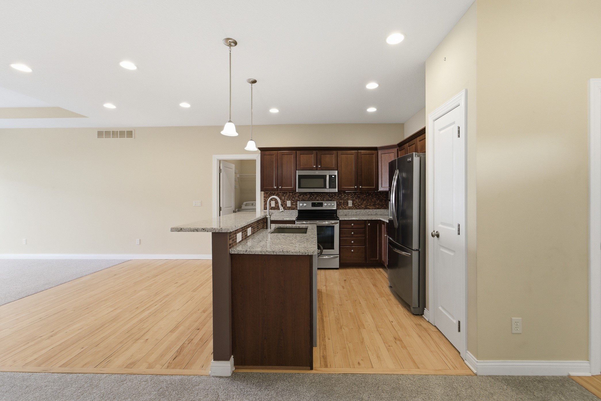 13007 Alpine Drive Property Photo 6