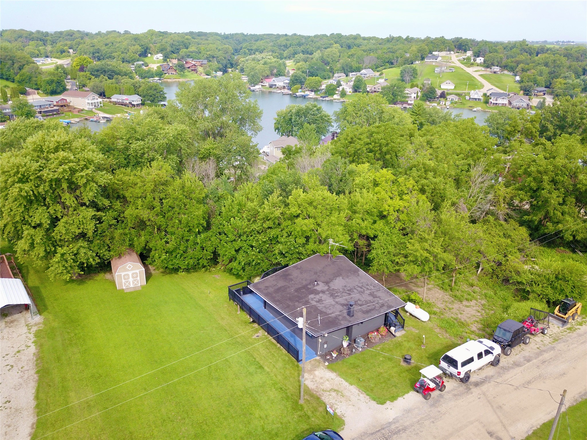 1305 Holiday Lane Property Photo 10