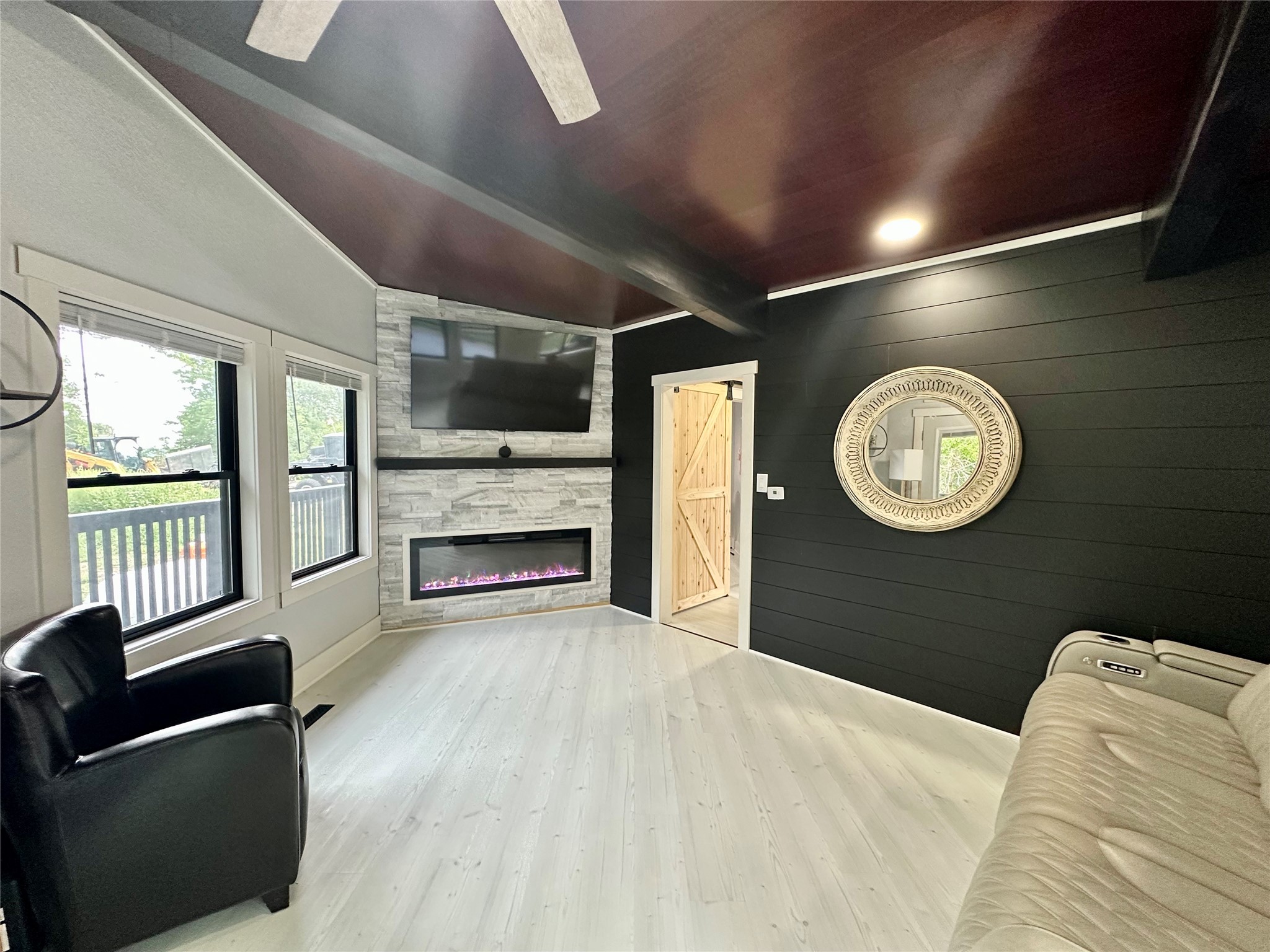 1305 Holiday Lane Property Photo 15