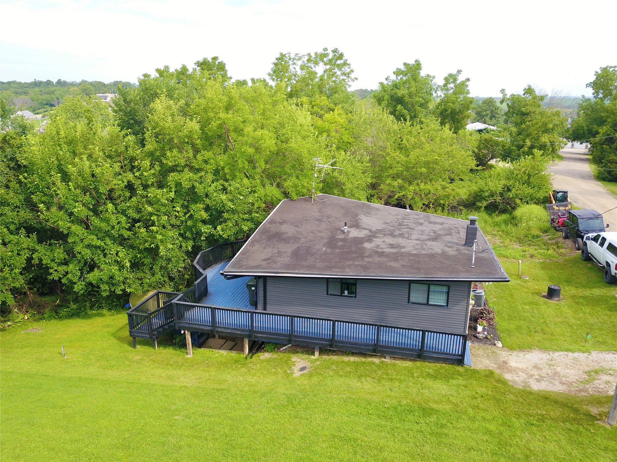 1305 Holiday Lane Property Photo 17