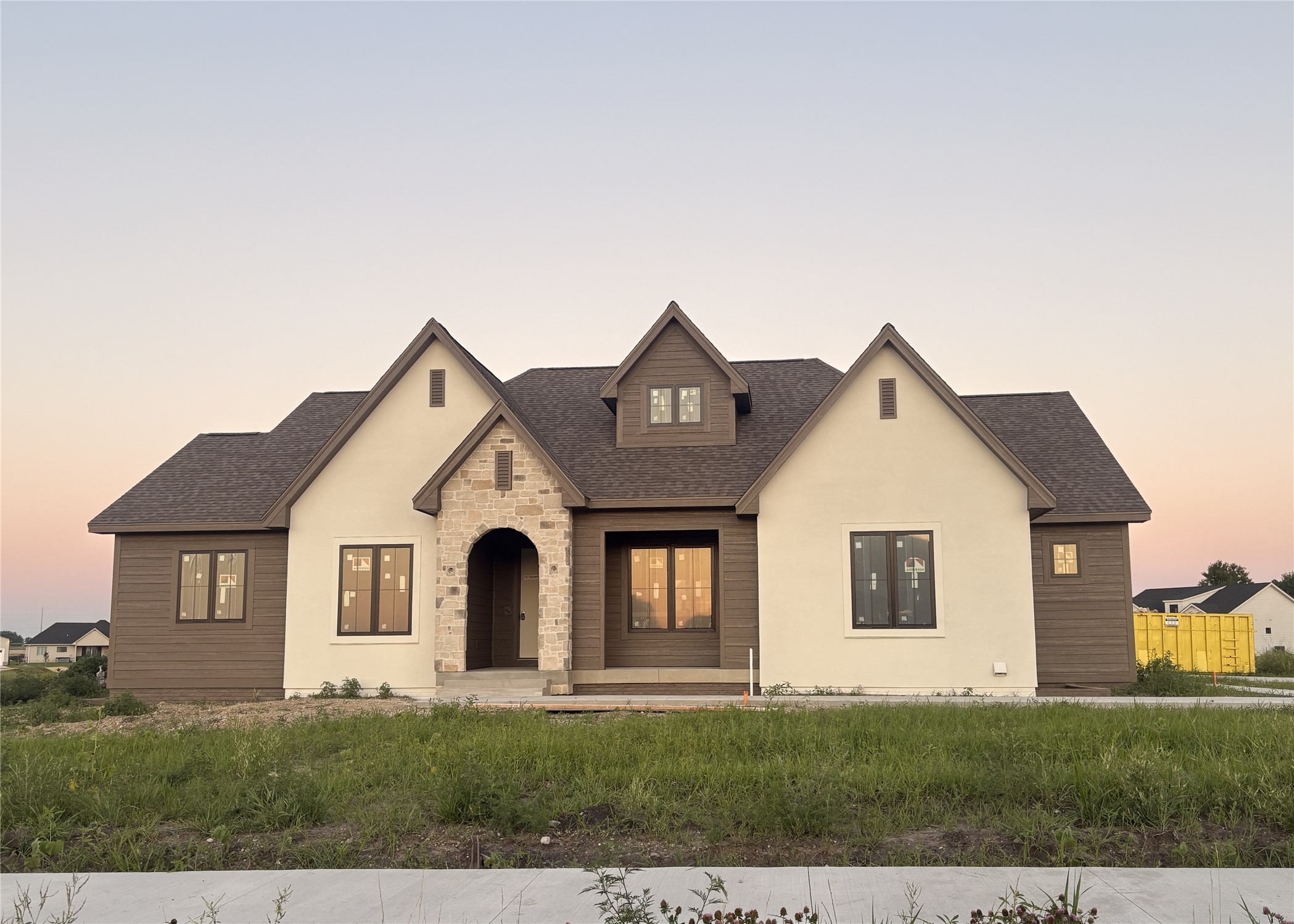 1707 Ne Pine Lake Circle Property Photo 1