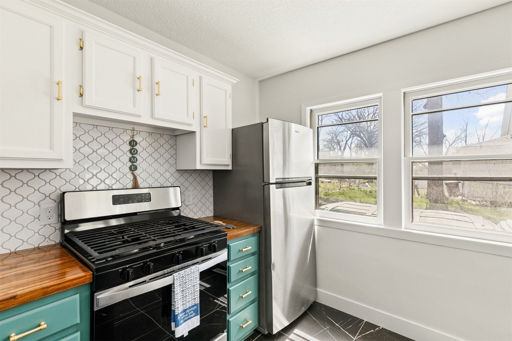 1009 27th Street Property Photo 11