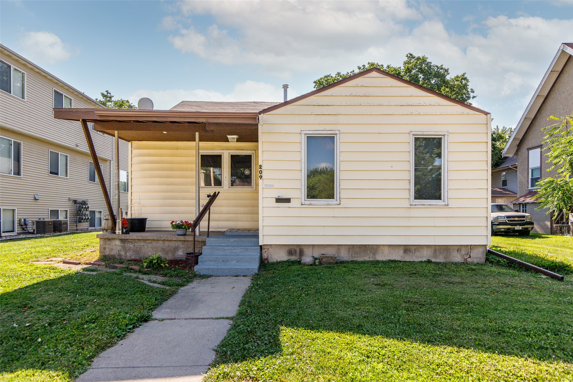 209 S Kellogg Street Property Photo 1
