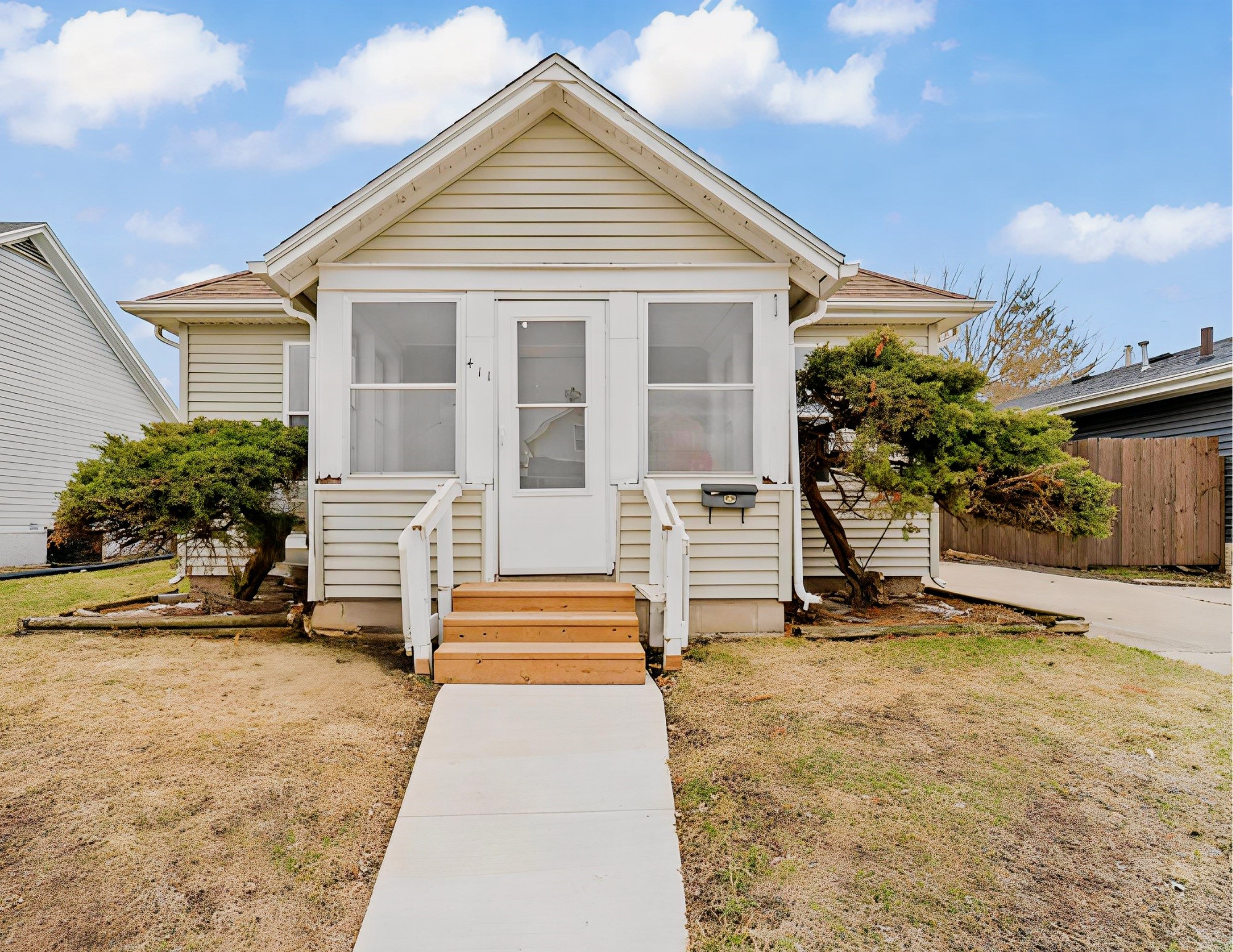 411 Swayze Street