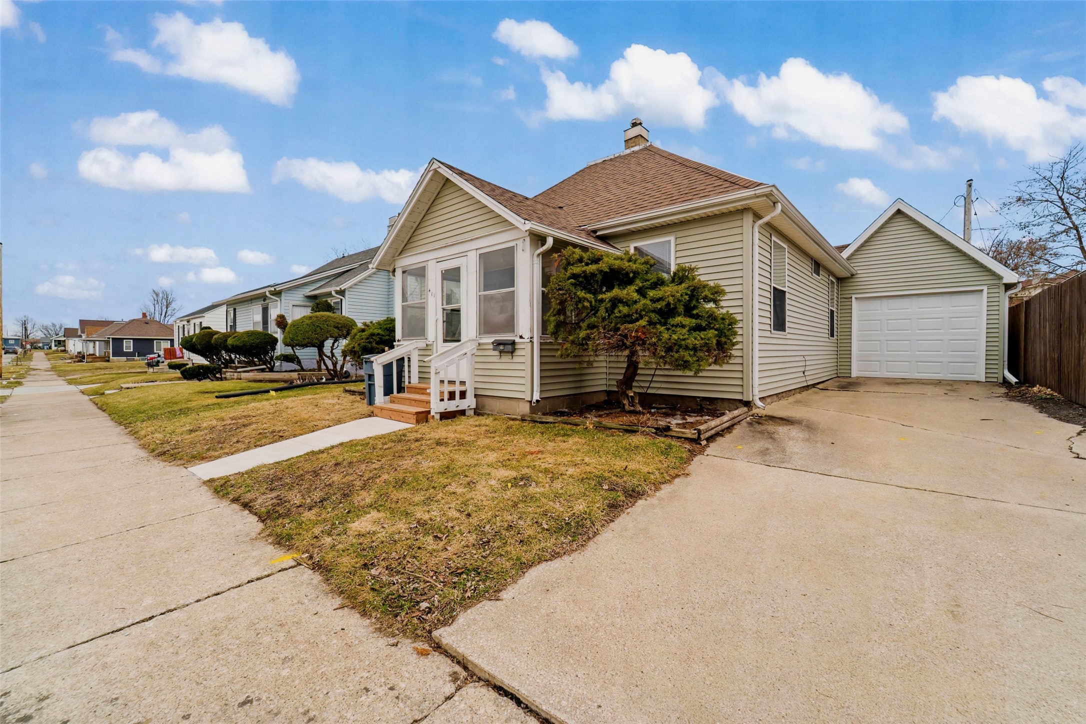 411 Swayze Street Property Photo 3