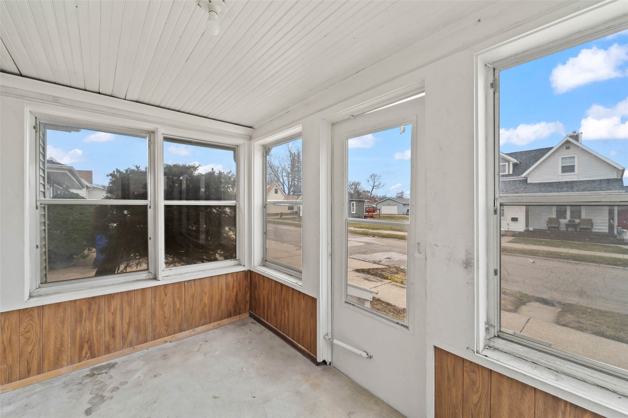 411 Swayze Street Property Photo 6