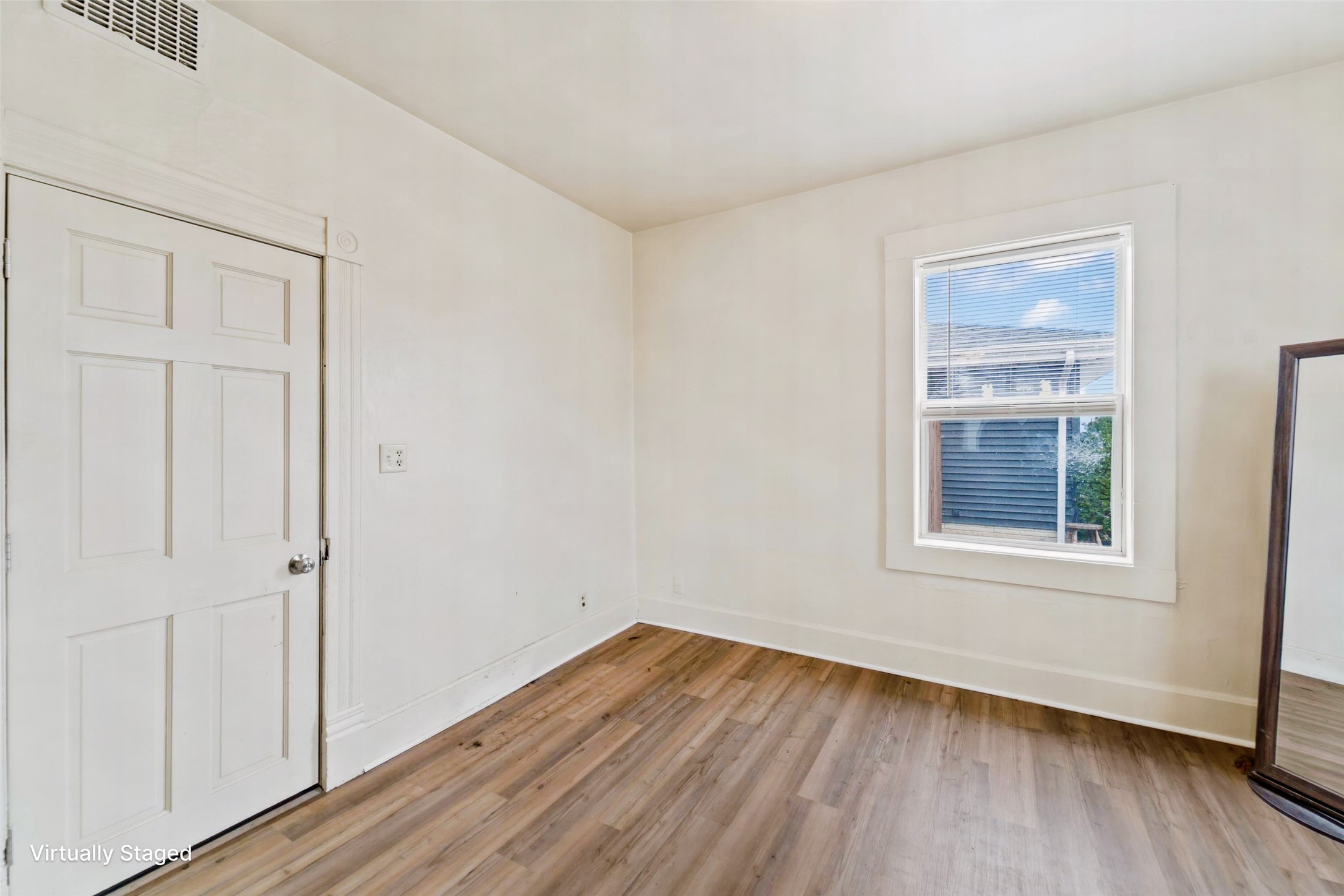 411 Swayze Street Property Photo 10