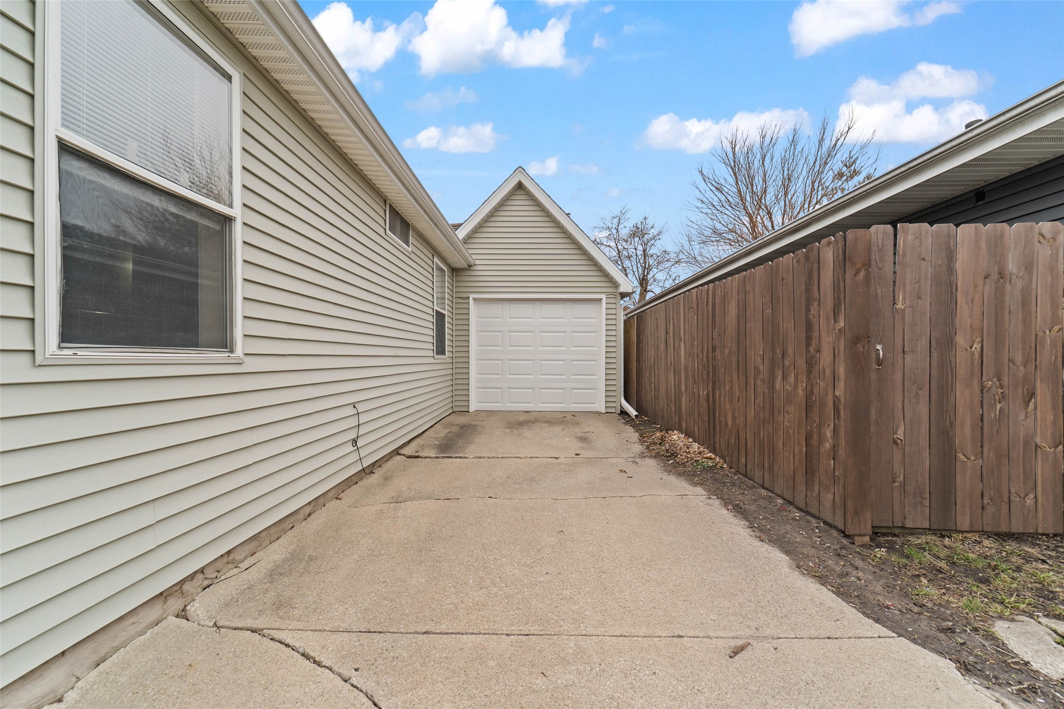 411 Swayze Street Property Photo 15