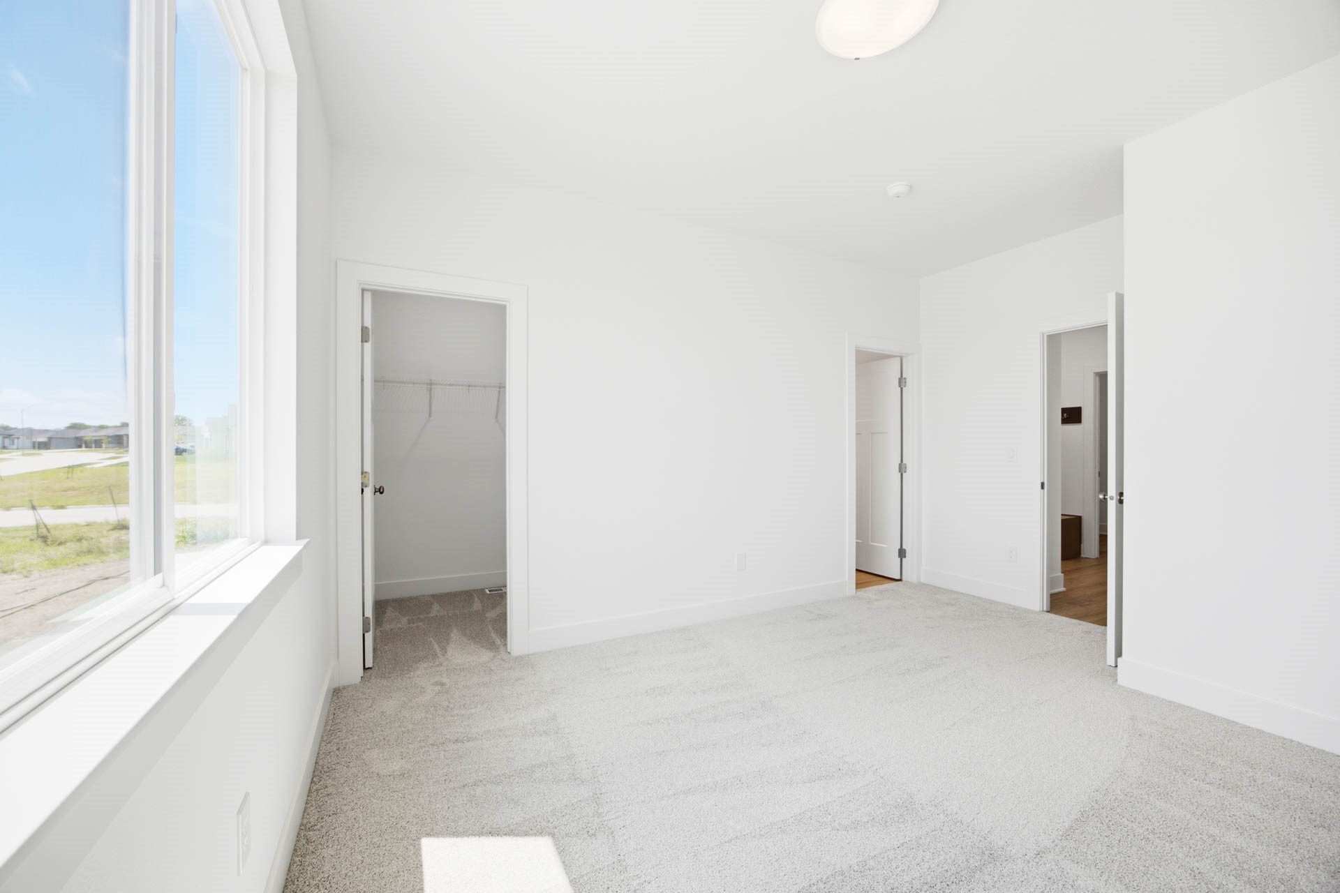 5235 172nd Street Property Photo 11