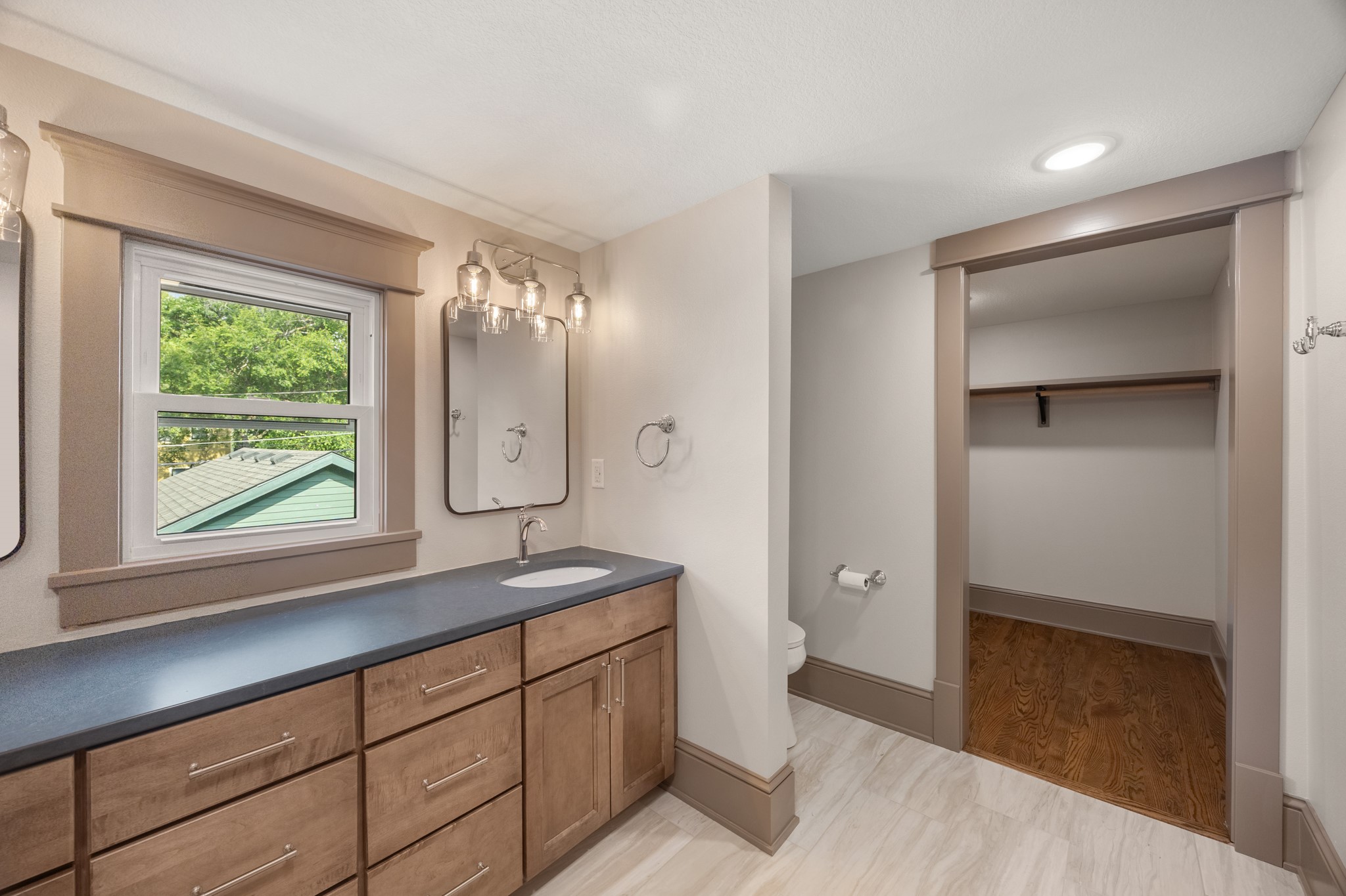 1132 26th Street Property Photo 16