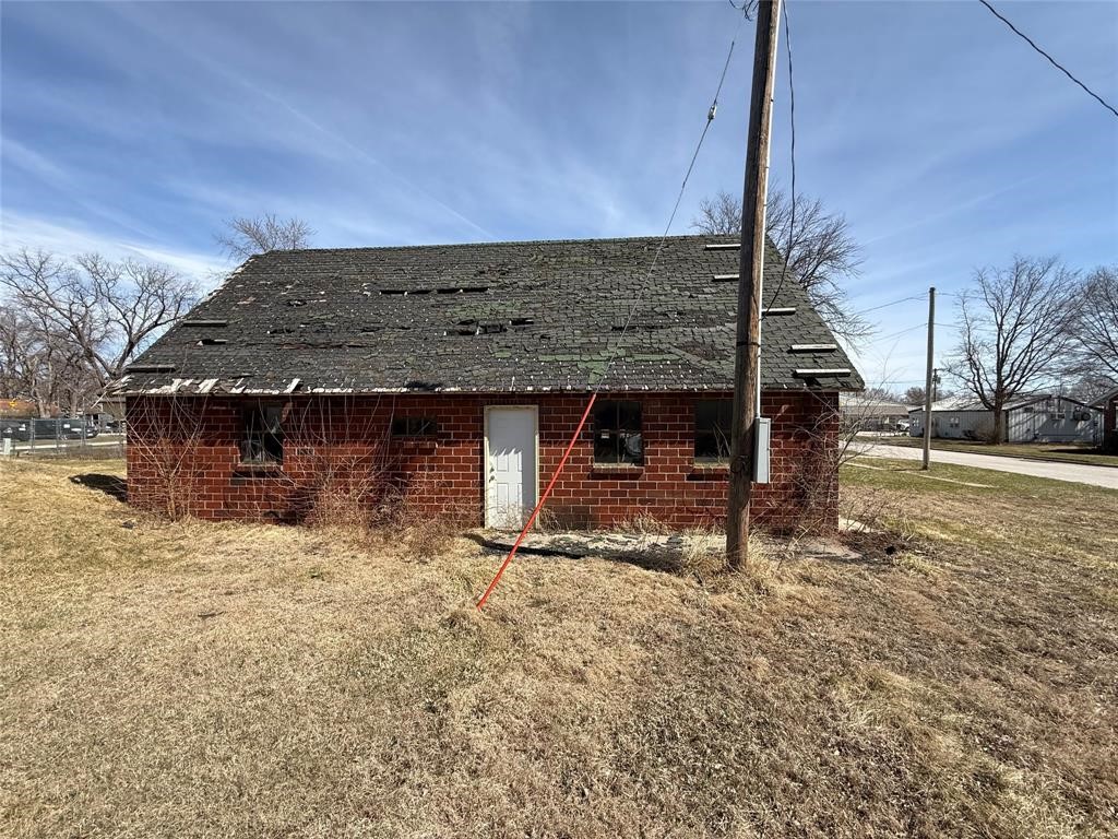 702 2nd Street Property Photo 5