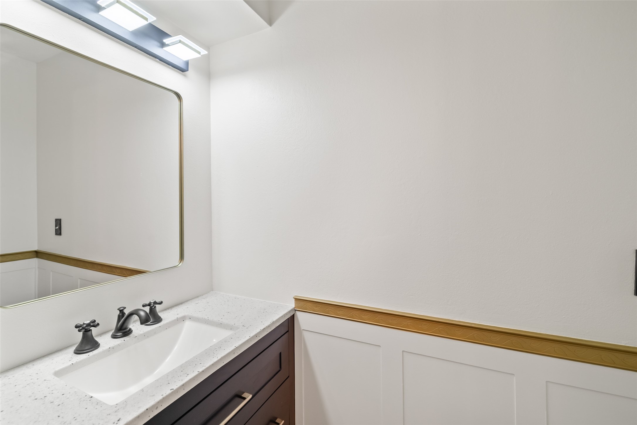 4320 54th Street Property Photo 8