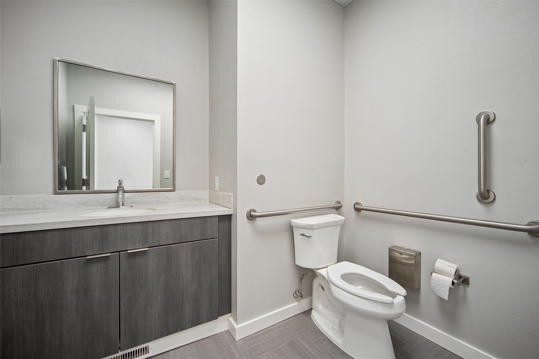 222 Water Street Property Photo 5