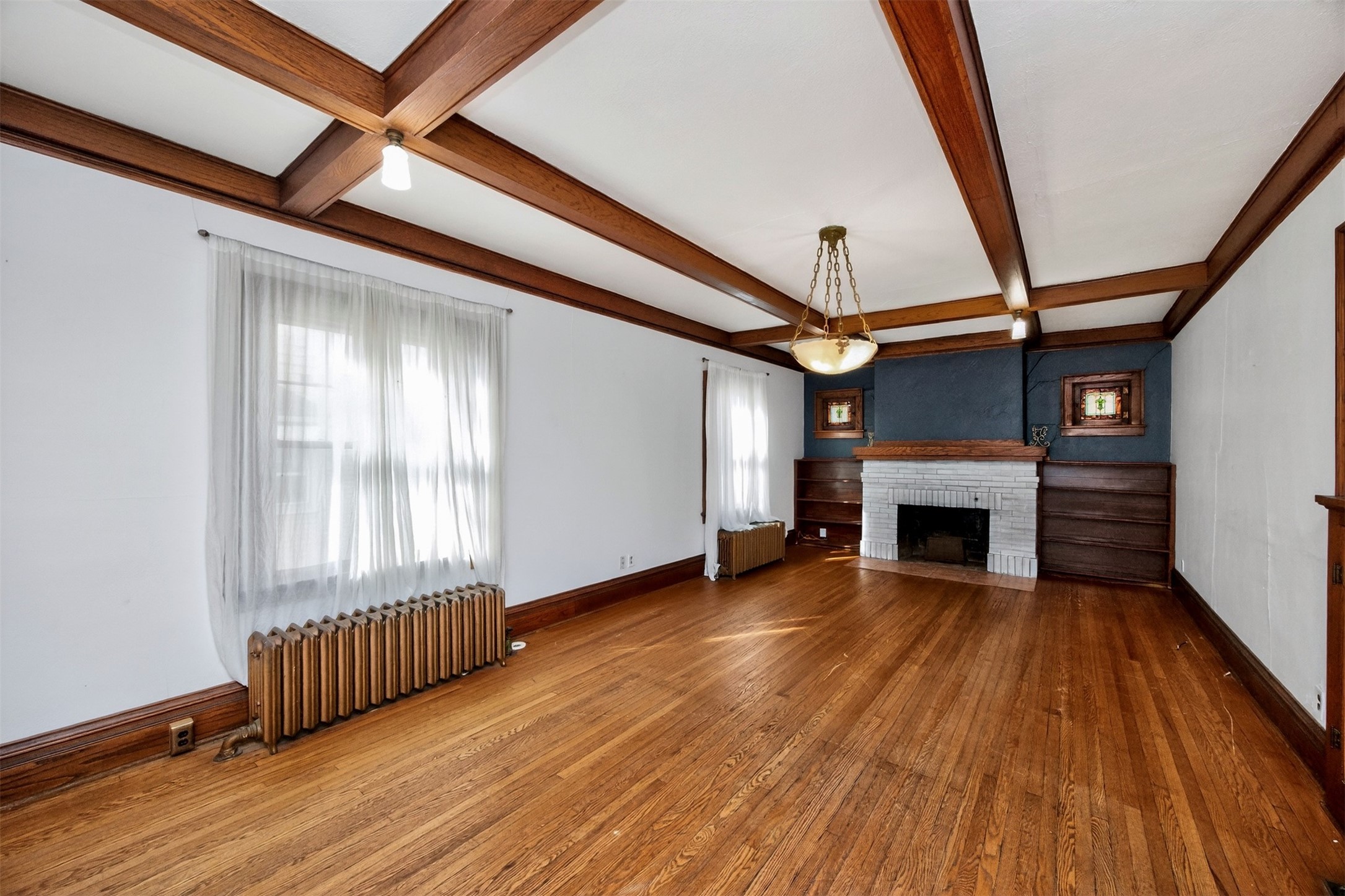 654 36th Street Property Photo 2