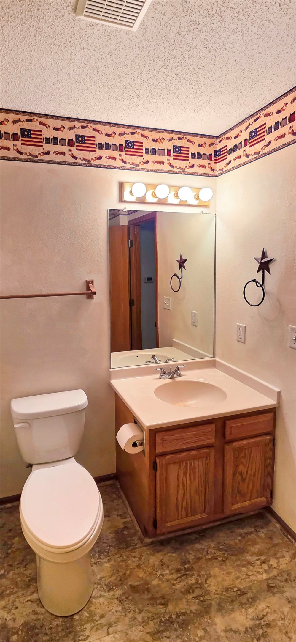 431 Se Woodbine Drive Property Photo 4