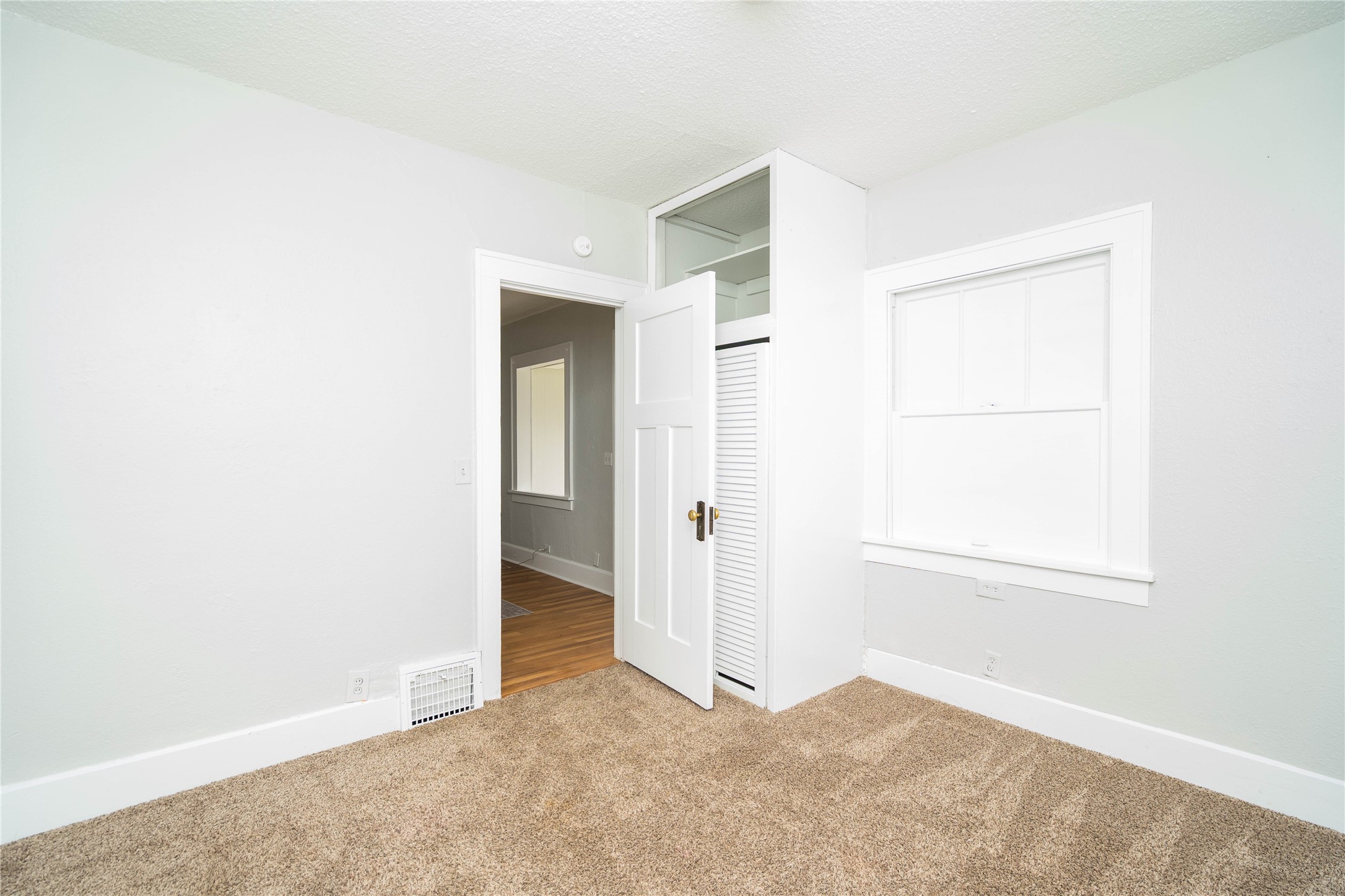 1119 Euclid Avenue Property Photo 14