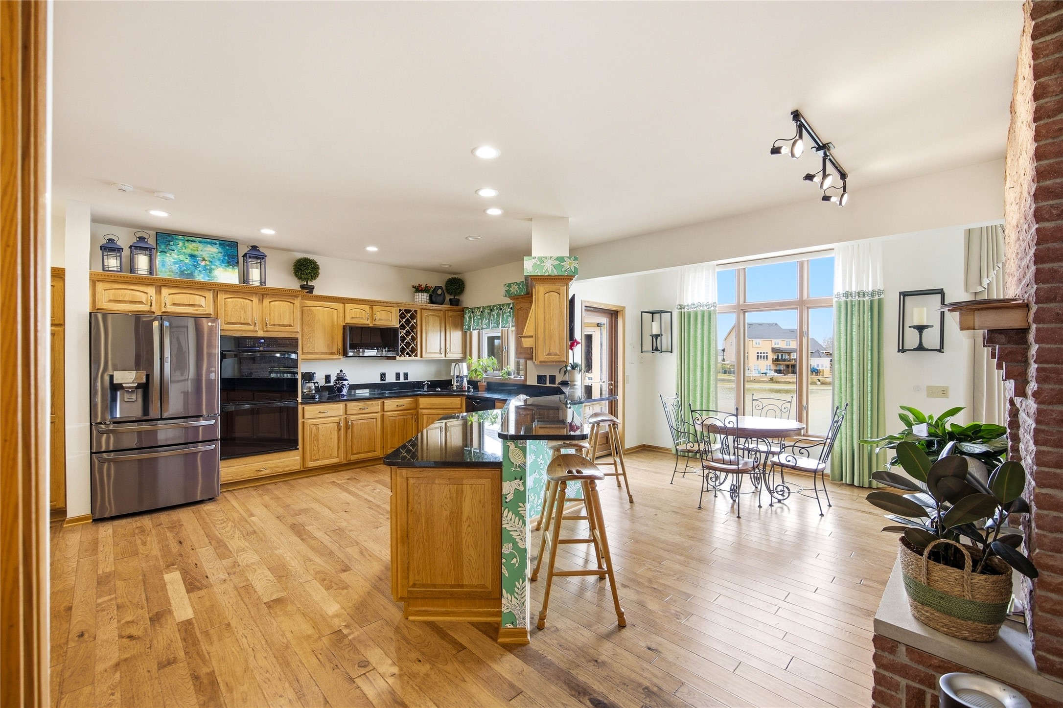 809 Ne Vail Court Property Photo 8