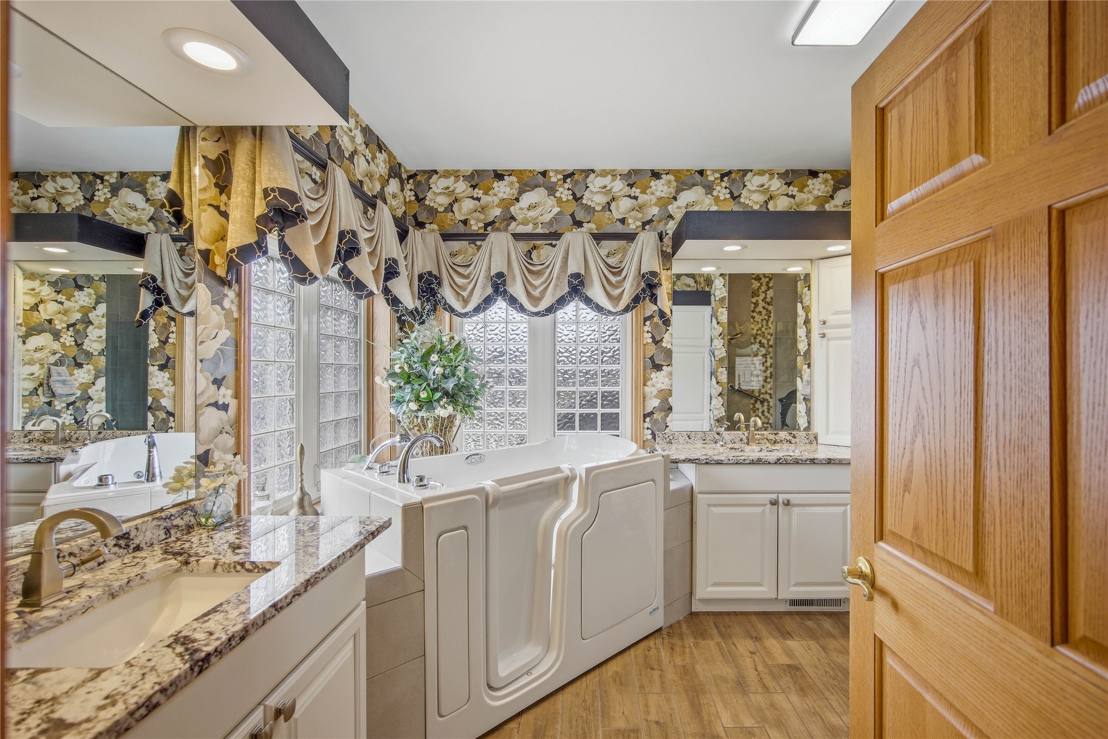 809 Ne Vail Court Property Photo 20