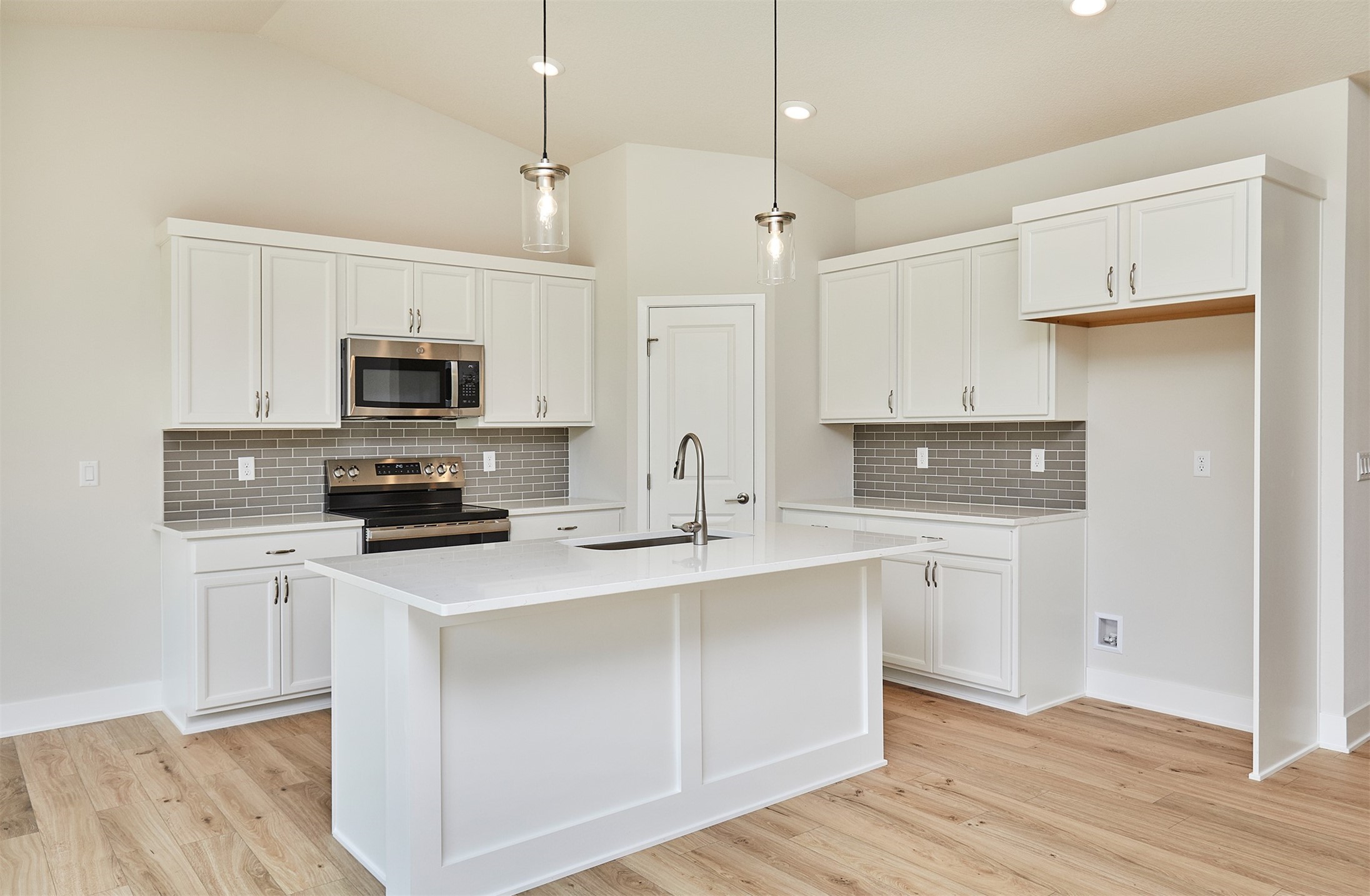 9846 Watermeadow Circle Property Photo 17