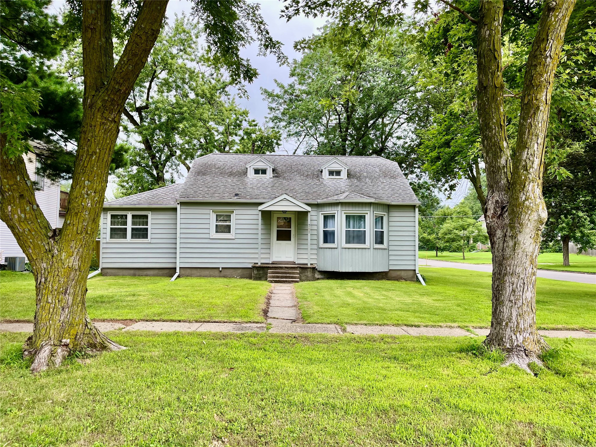 701 14th Street Property Photo 1