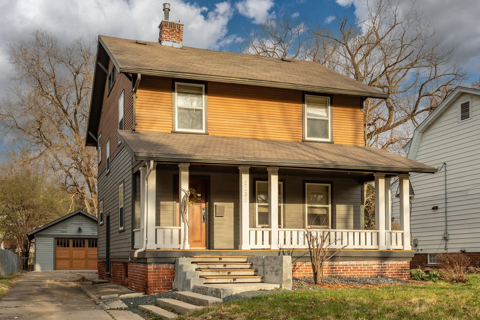 1135 46th Street Property Photo 1