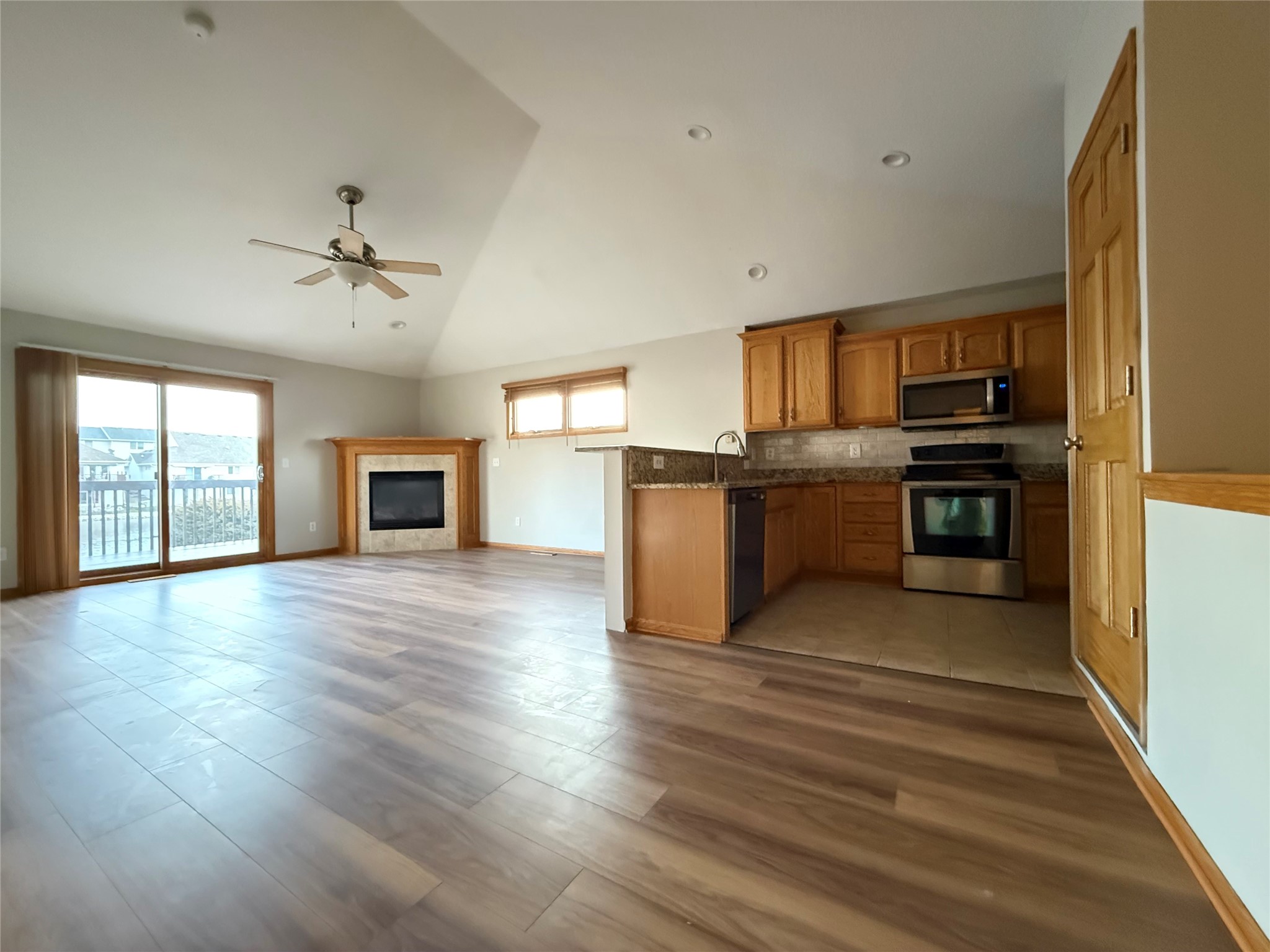 727 Se Ponds Edge Circle Property Photo 4
