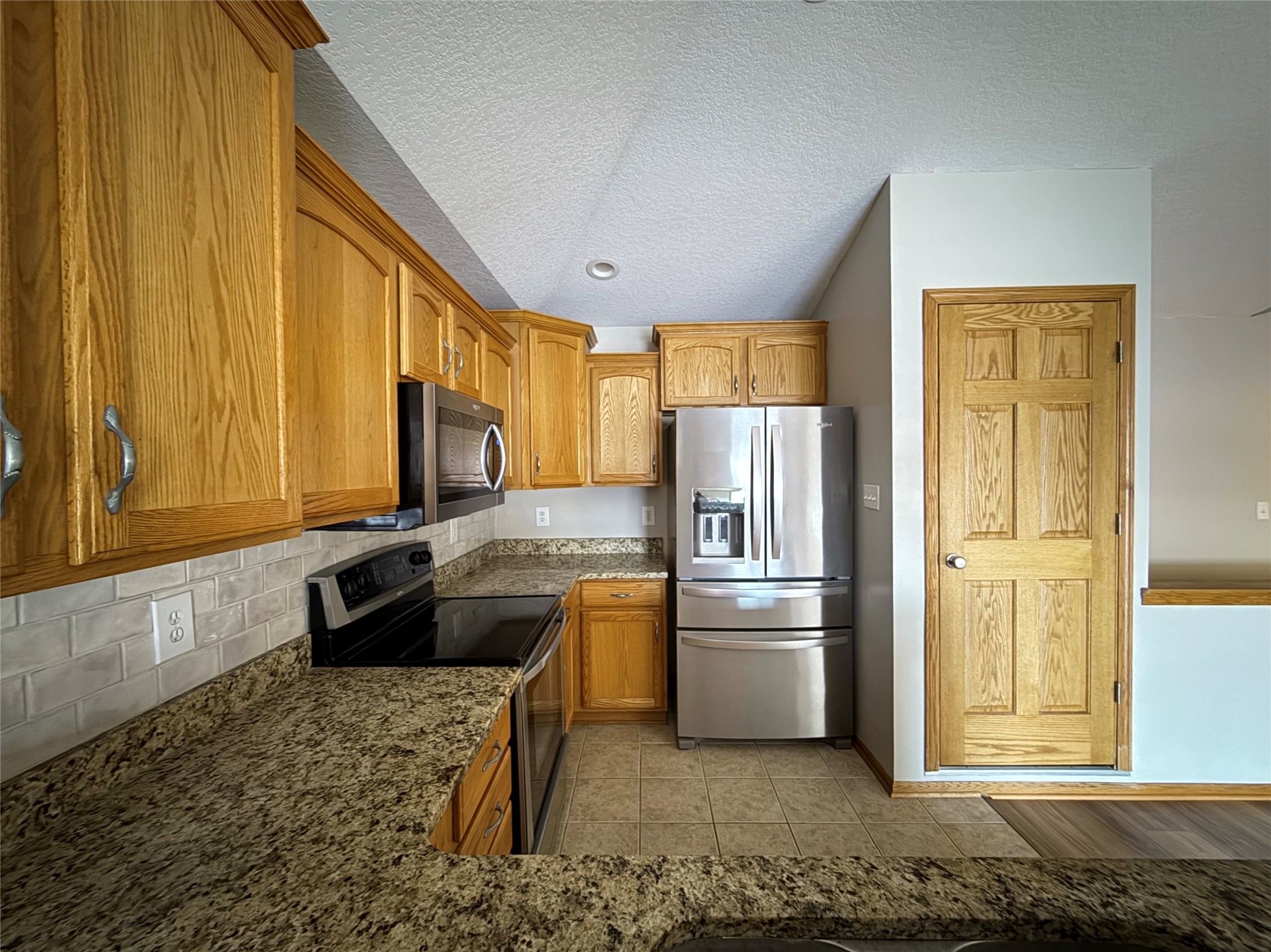 727 Se Ponds Edge Circle Property Photo 7
