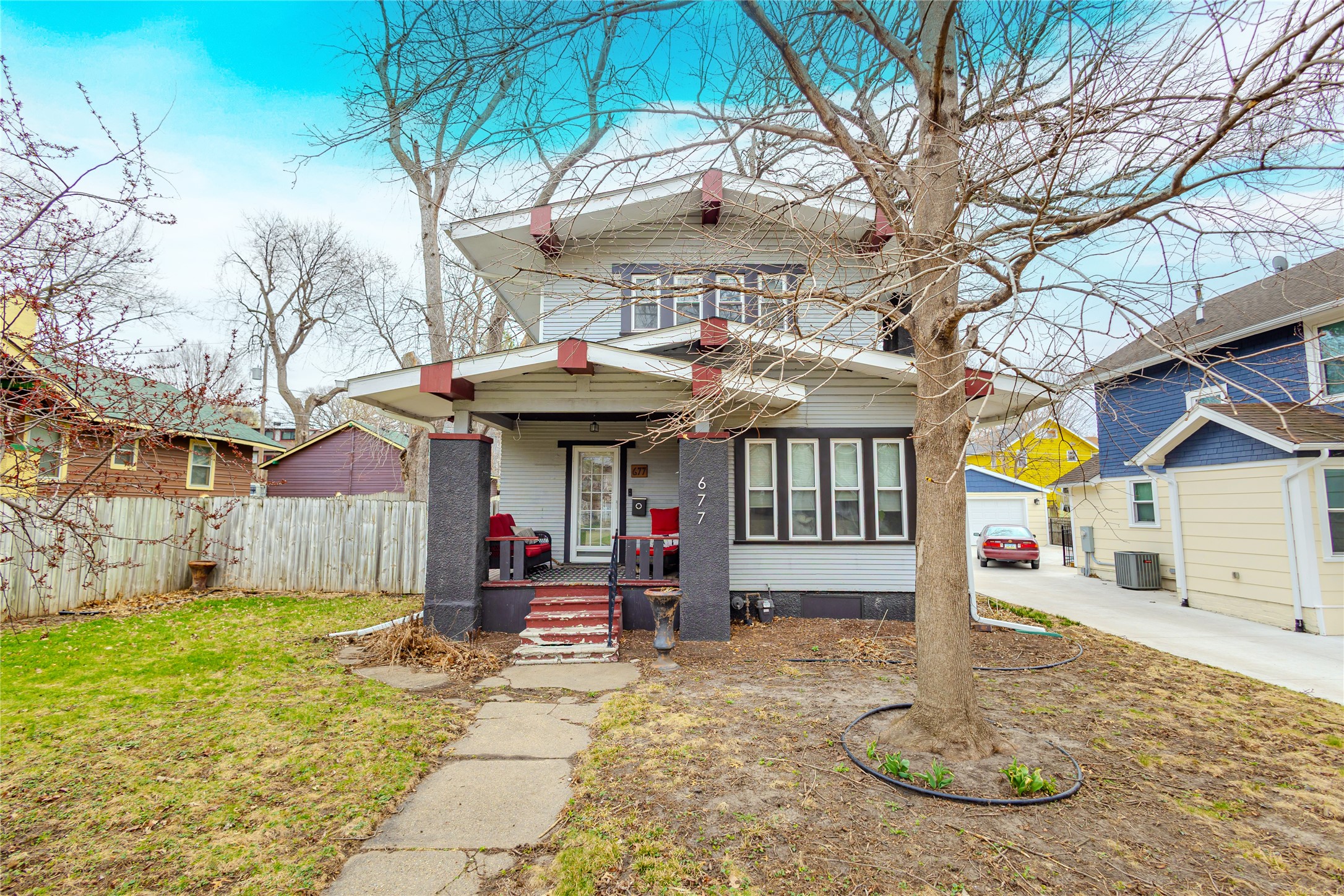 677 33rd Street Property Photo 1