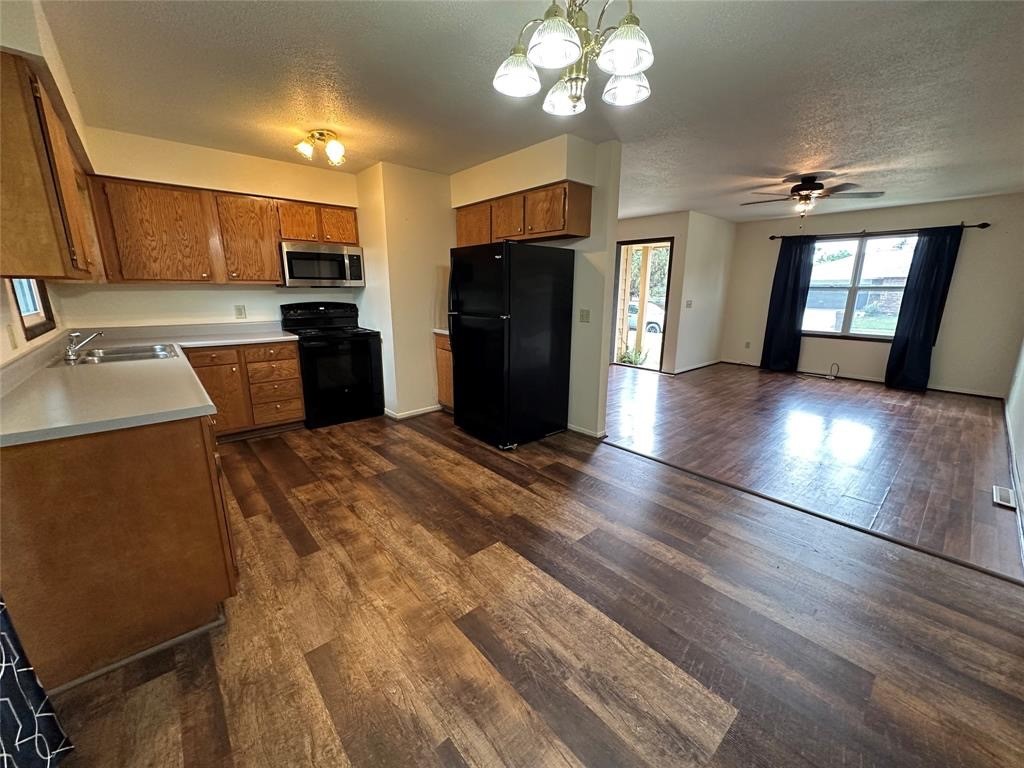 1413 W Washington Street Property Photo 5