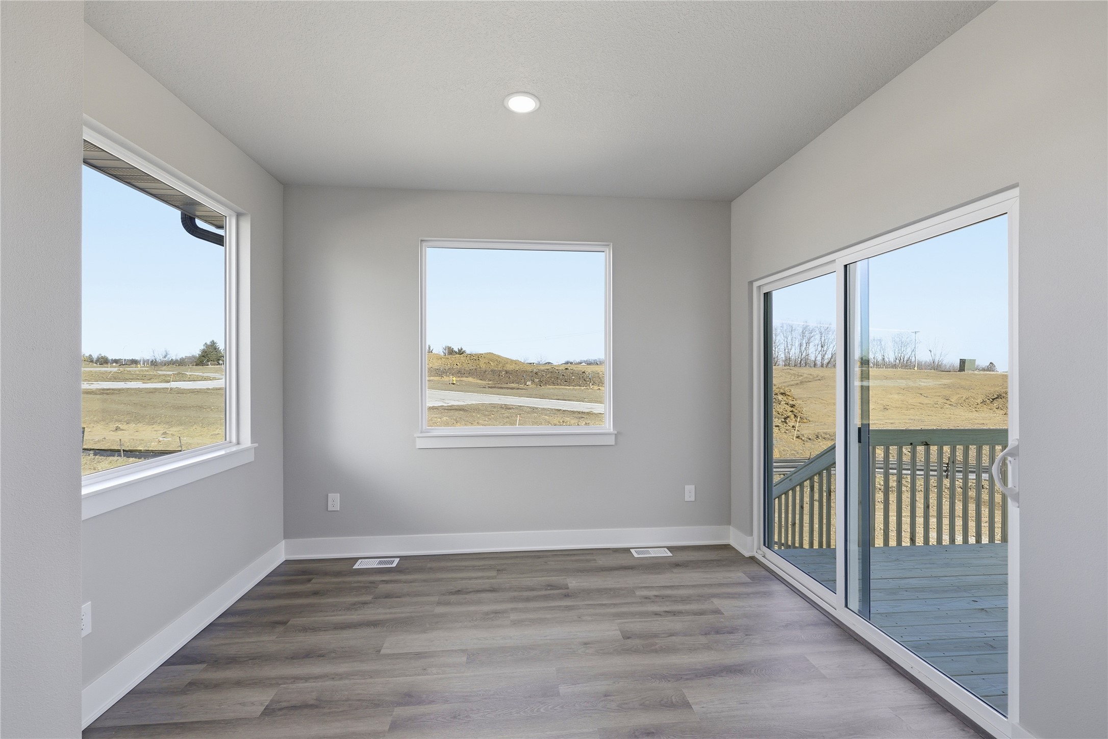 5672 Brook View Avenue Property Photo 5