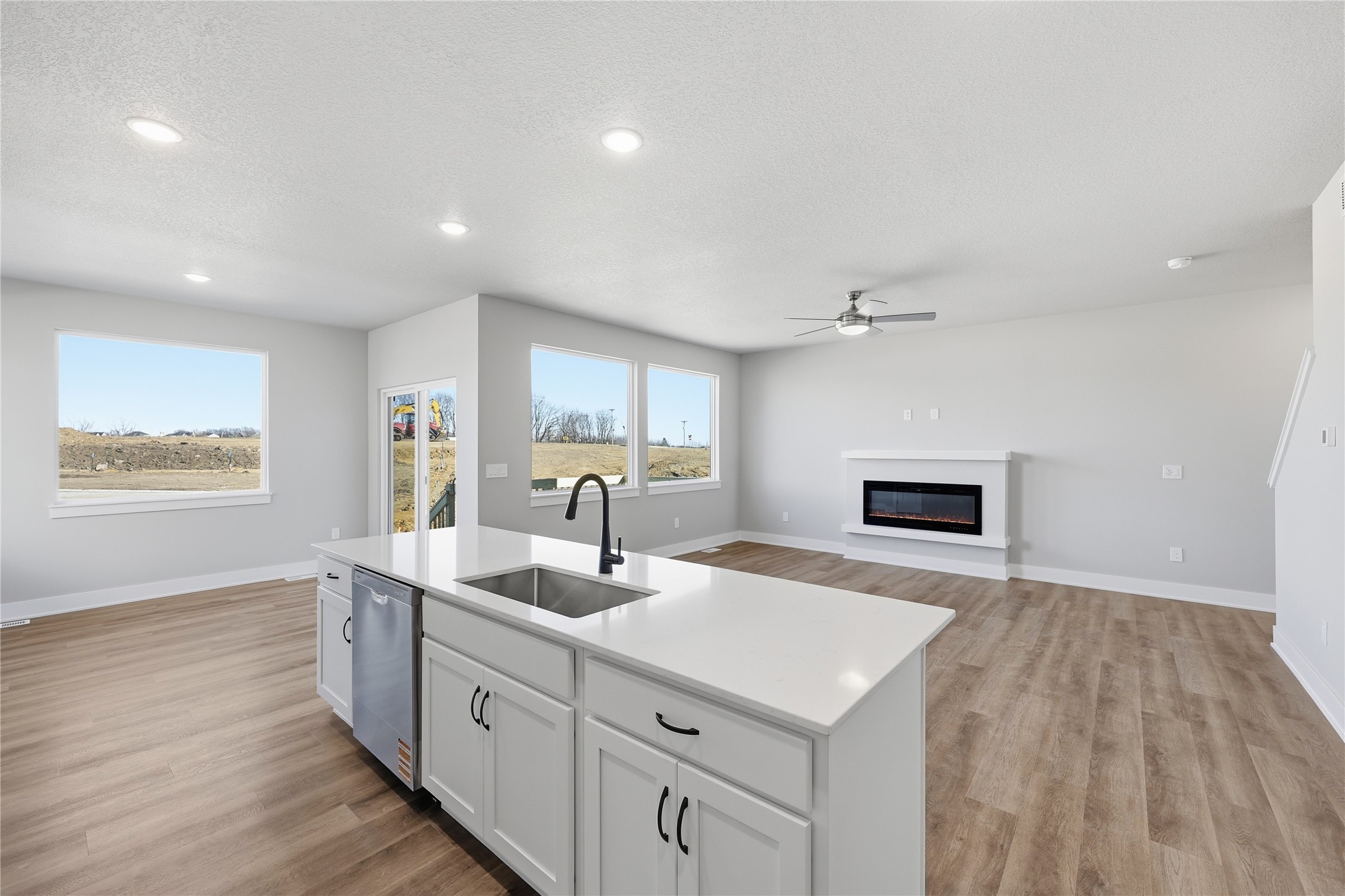 5672 Brook View Avenue Property Photo 7