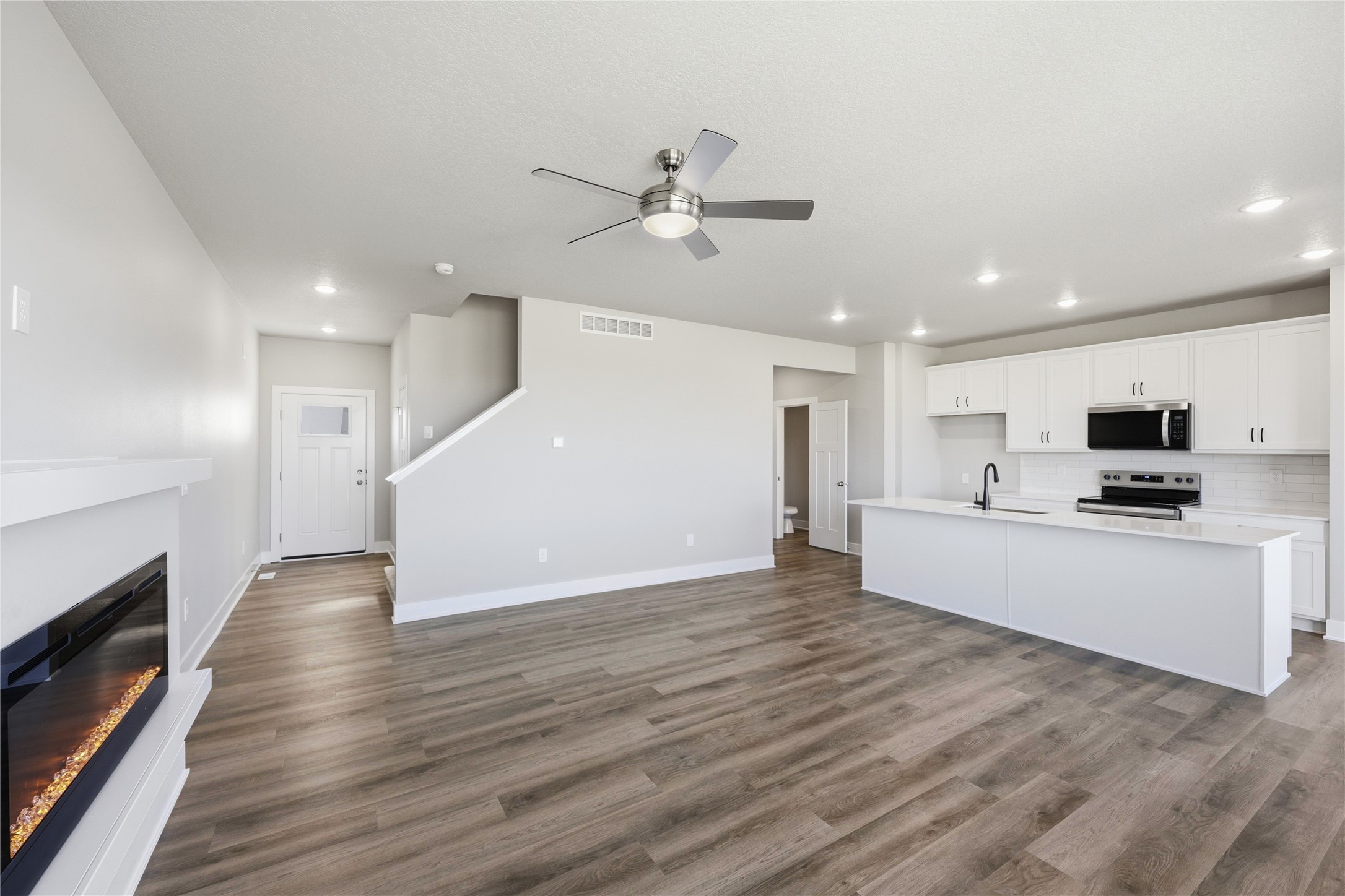 5672 Brook View Avenue Property Photo 8