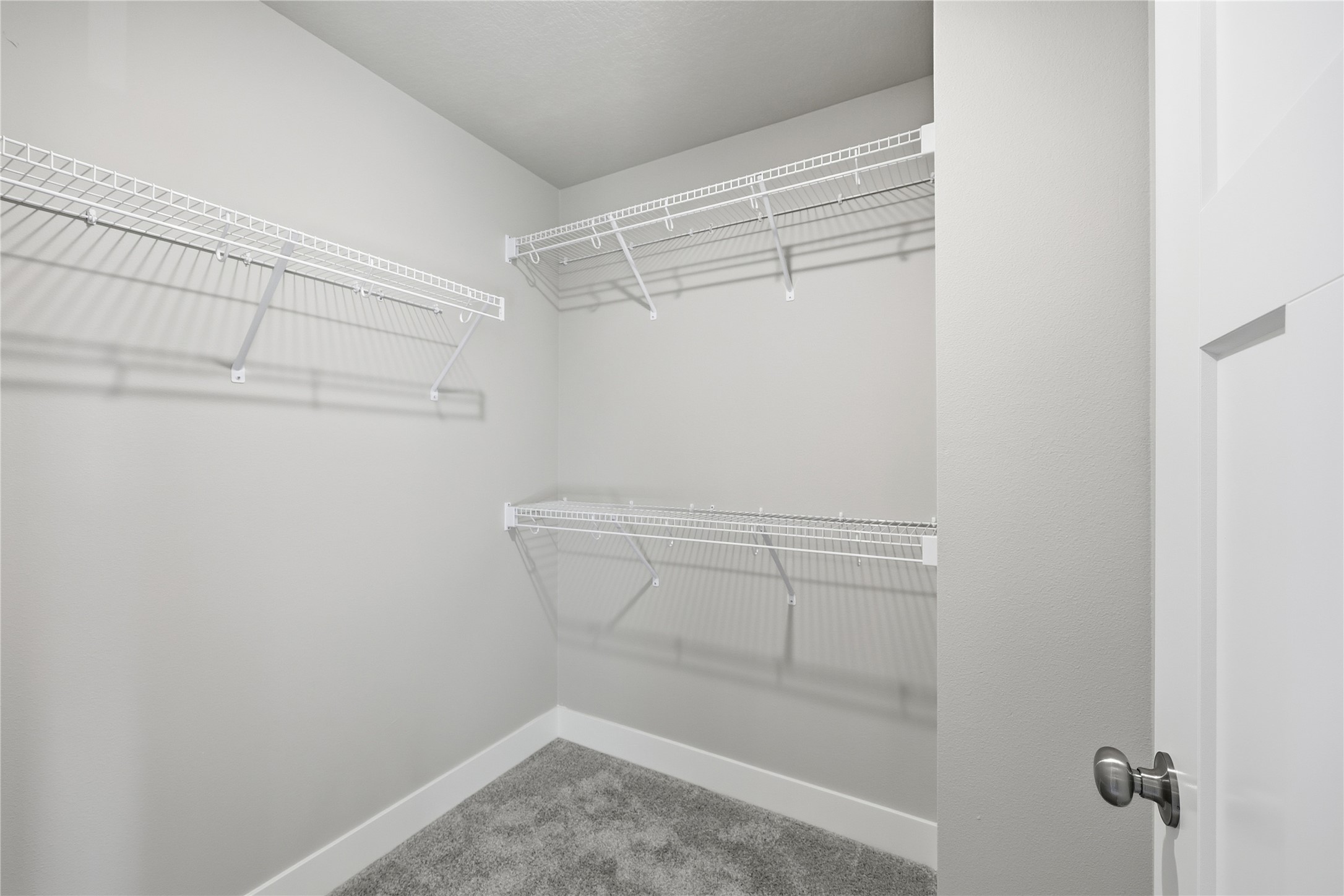 5672 Brook View Avenue Property Photo 14