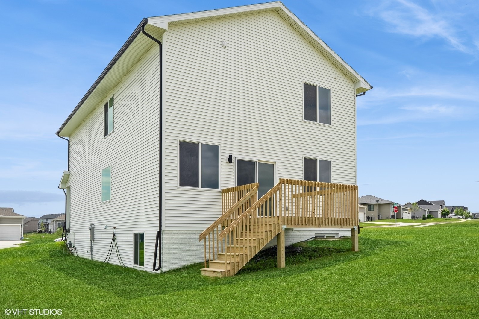 5676 Brook View Avenue Property Photo 3