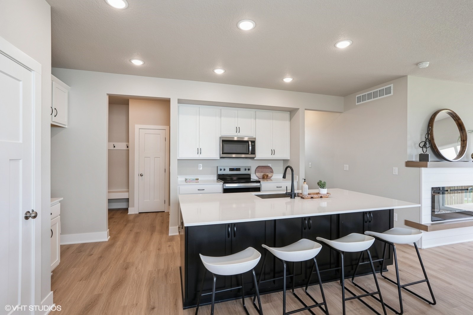 5676 Brook View Avenue Property Photo 8